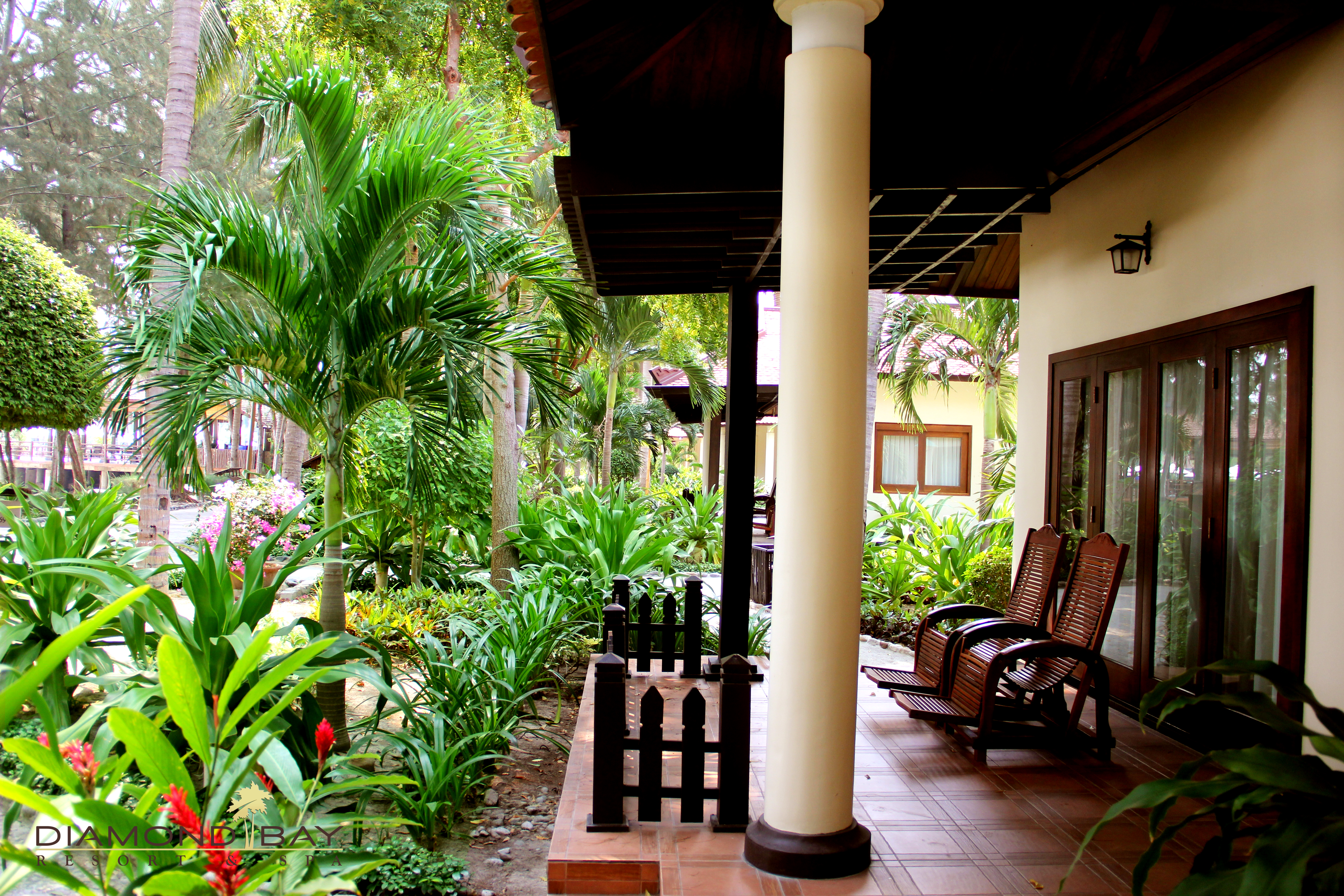Bungalow Garden View