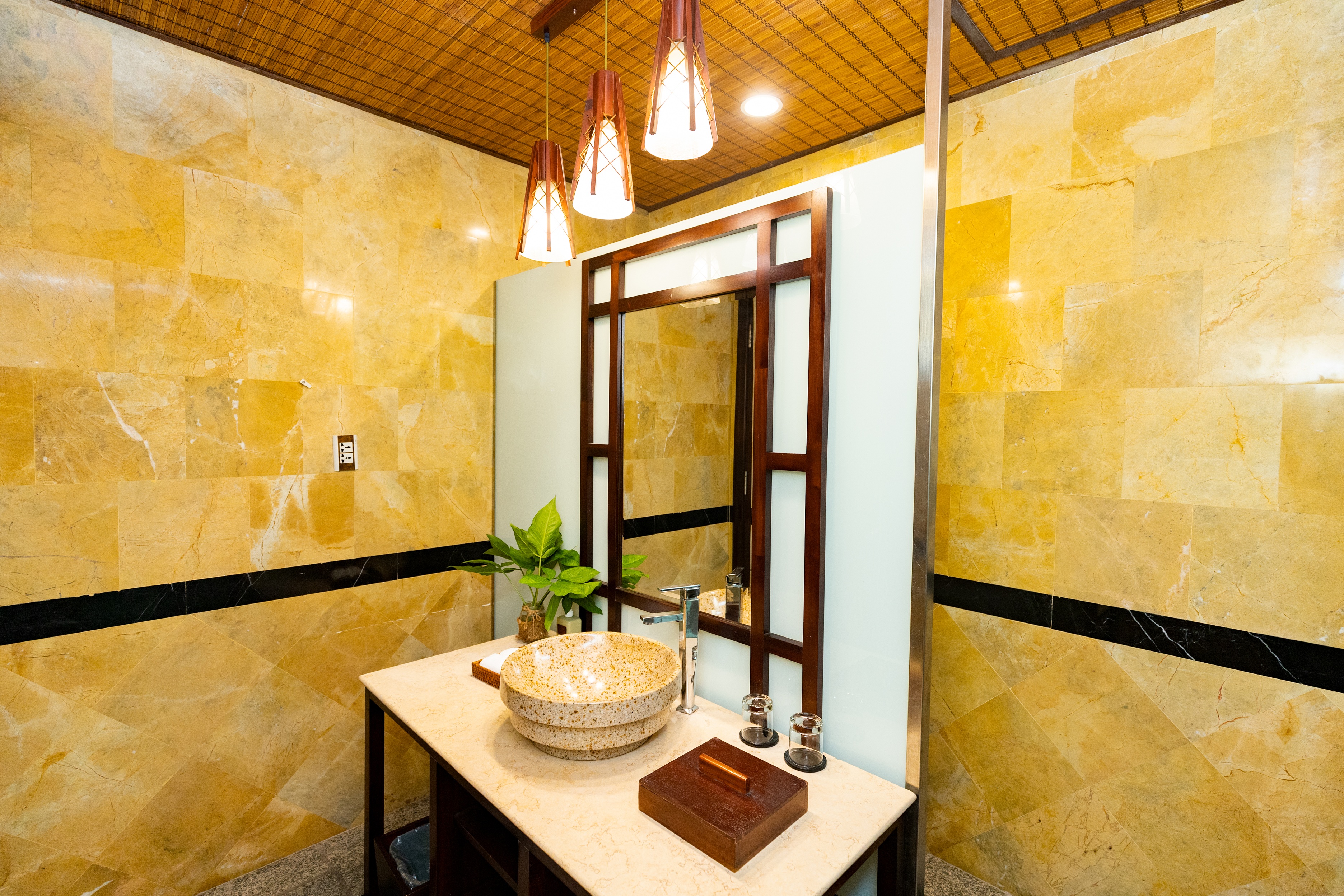 Bungalow Garden View