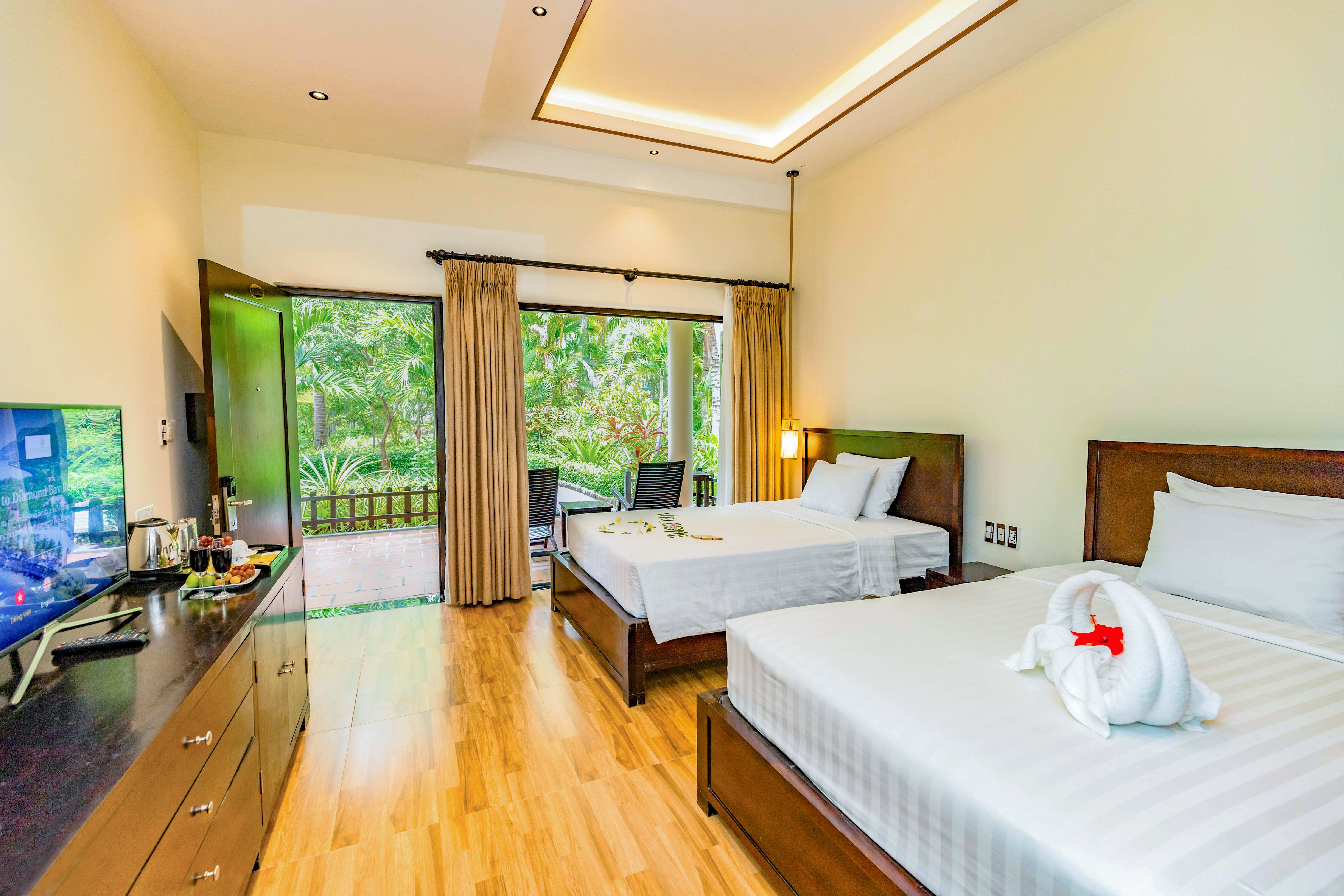 Bungalow Garden View