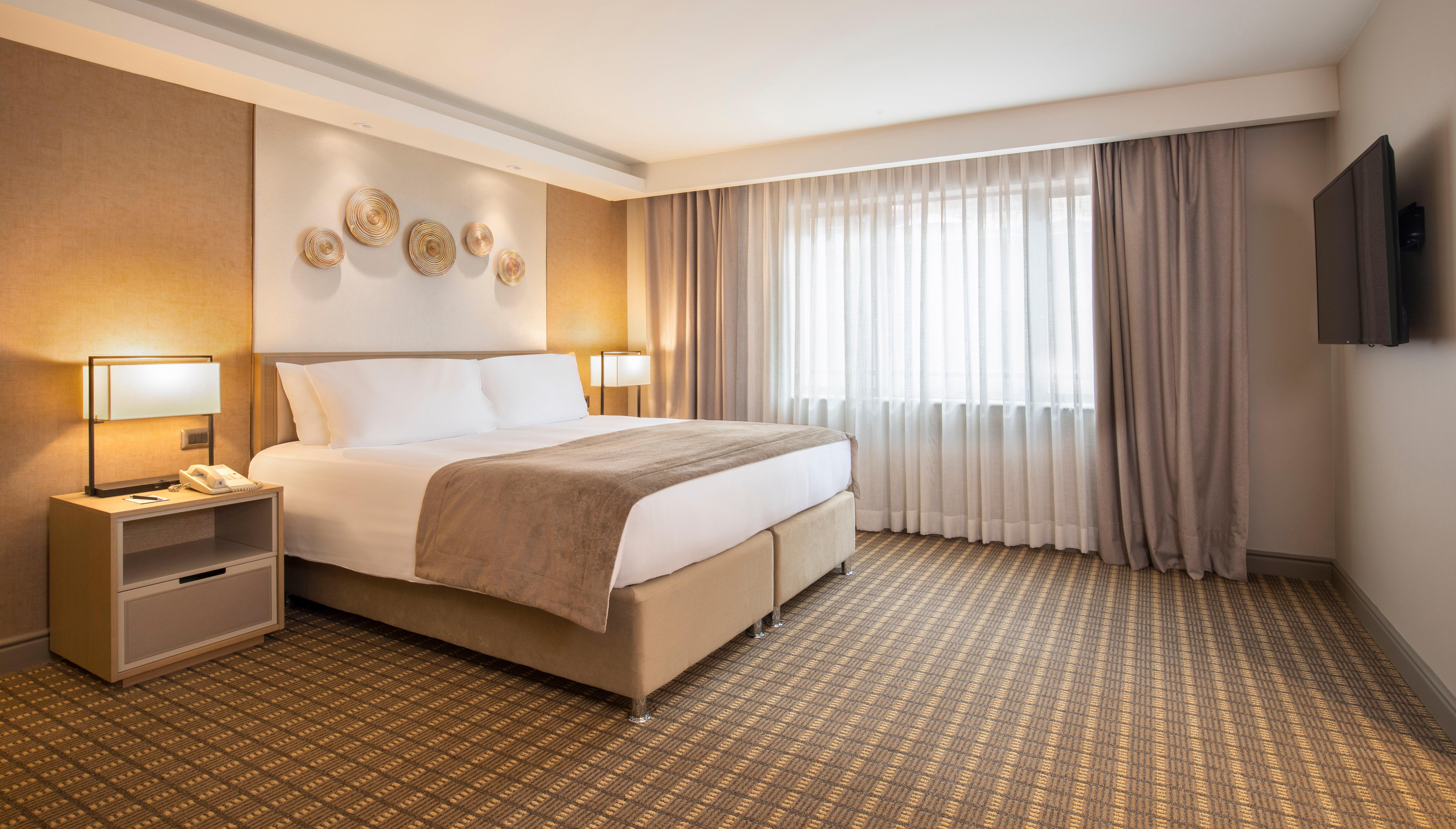 Double Classic King Bed