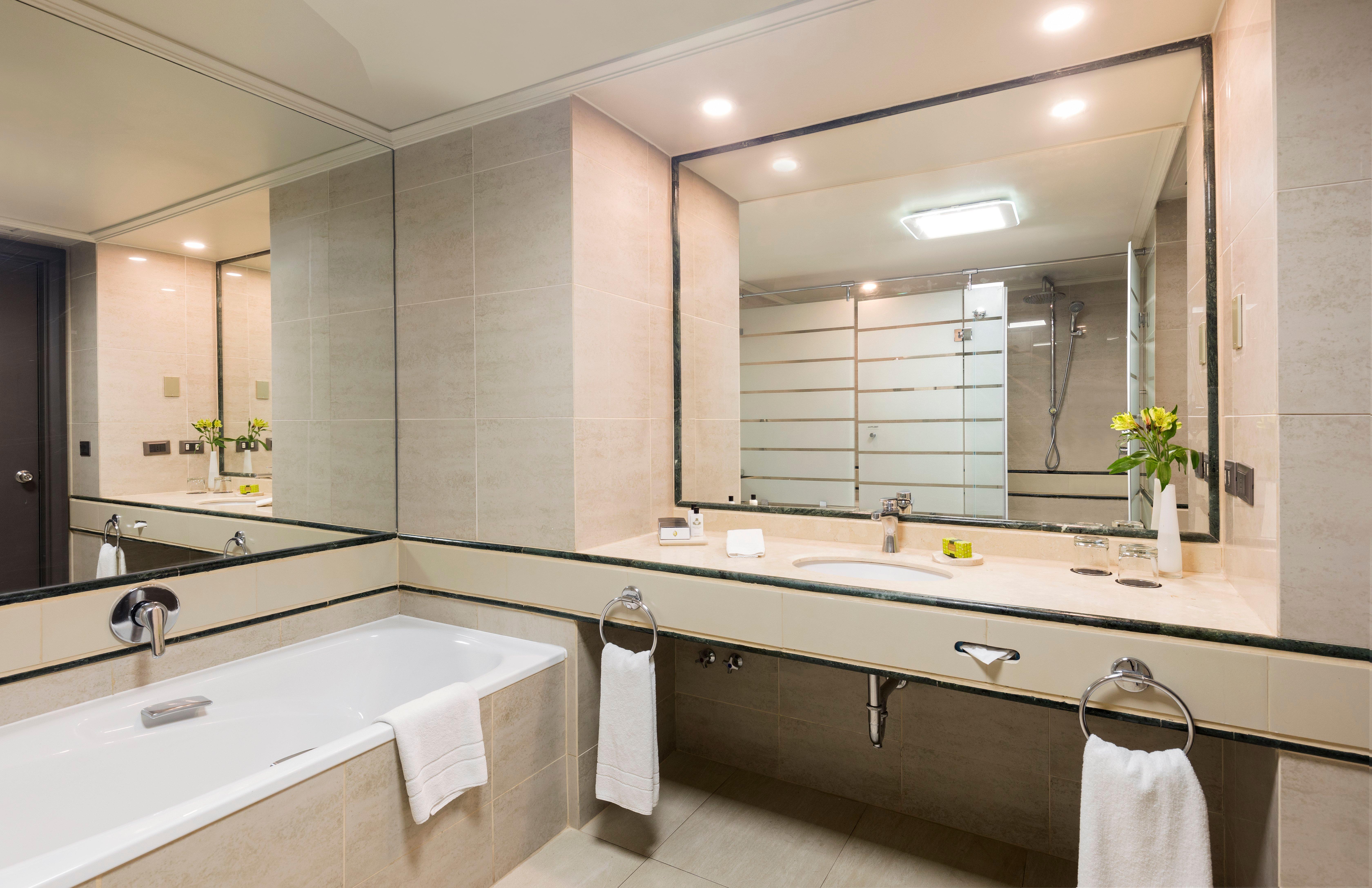 Double Deluxe King Bed