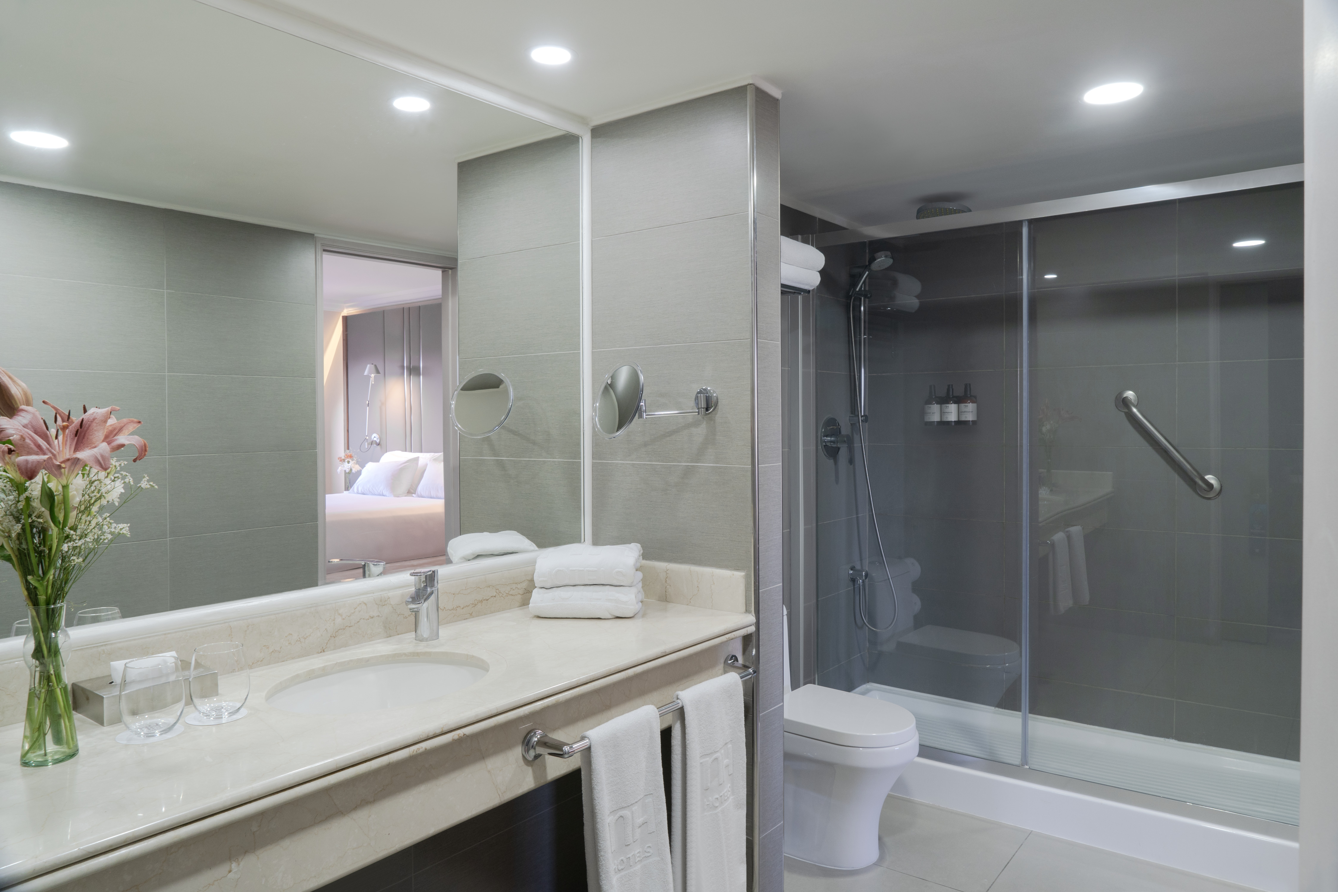 Family Room Capacity 4