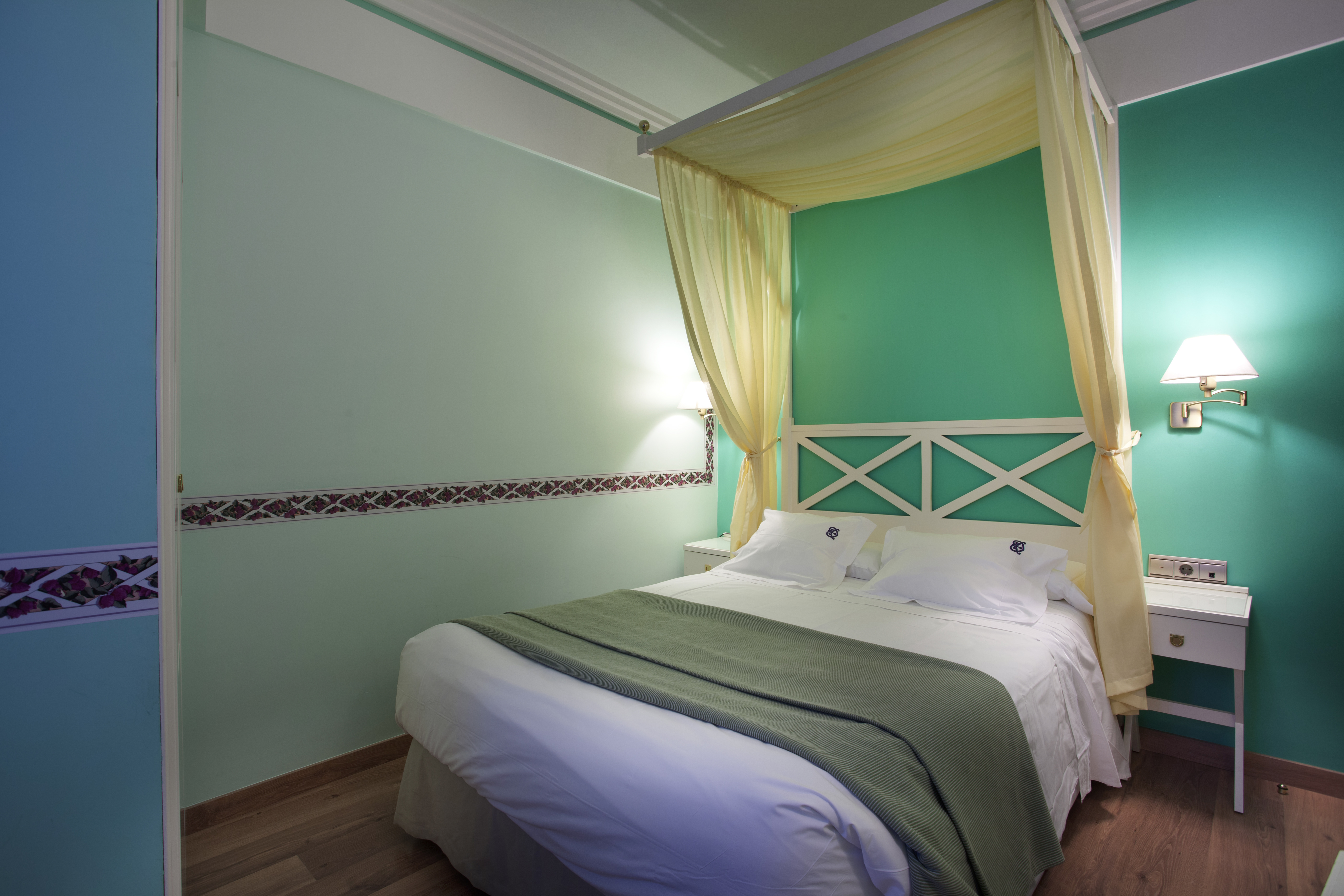 Suite Capacity 6 Two Bedrooms