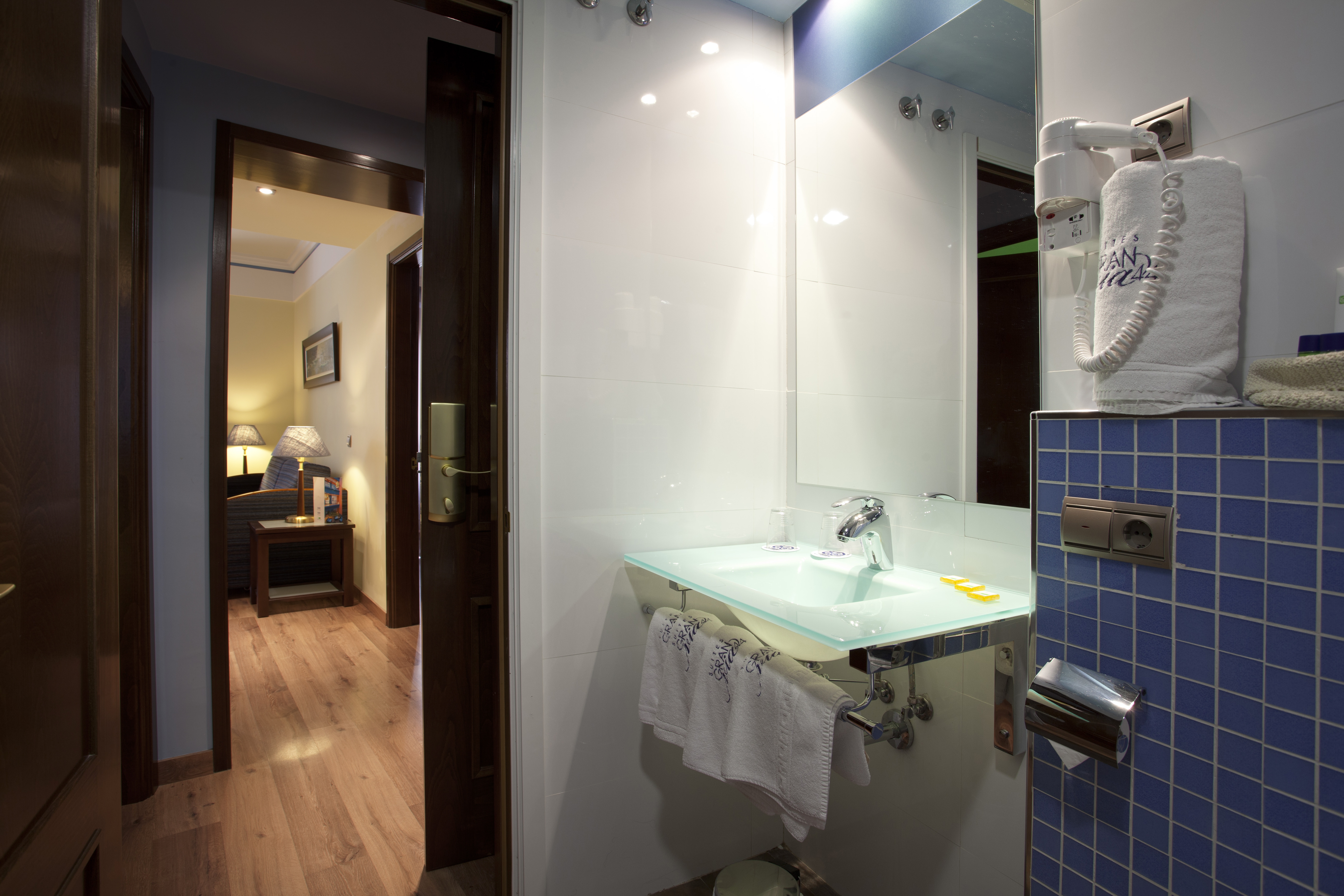 Suite Capacity 6 Two Bedrooms