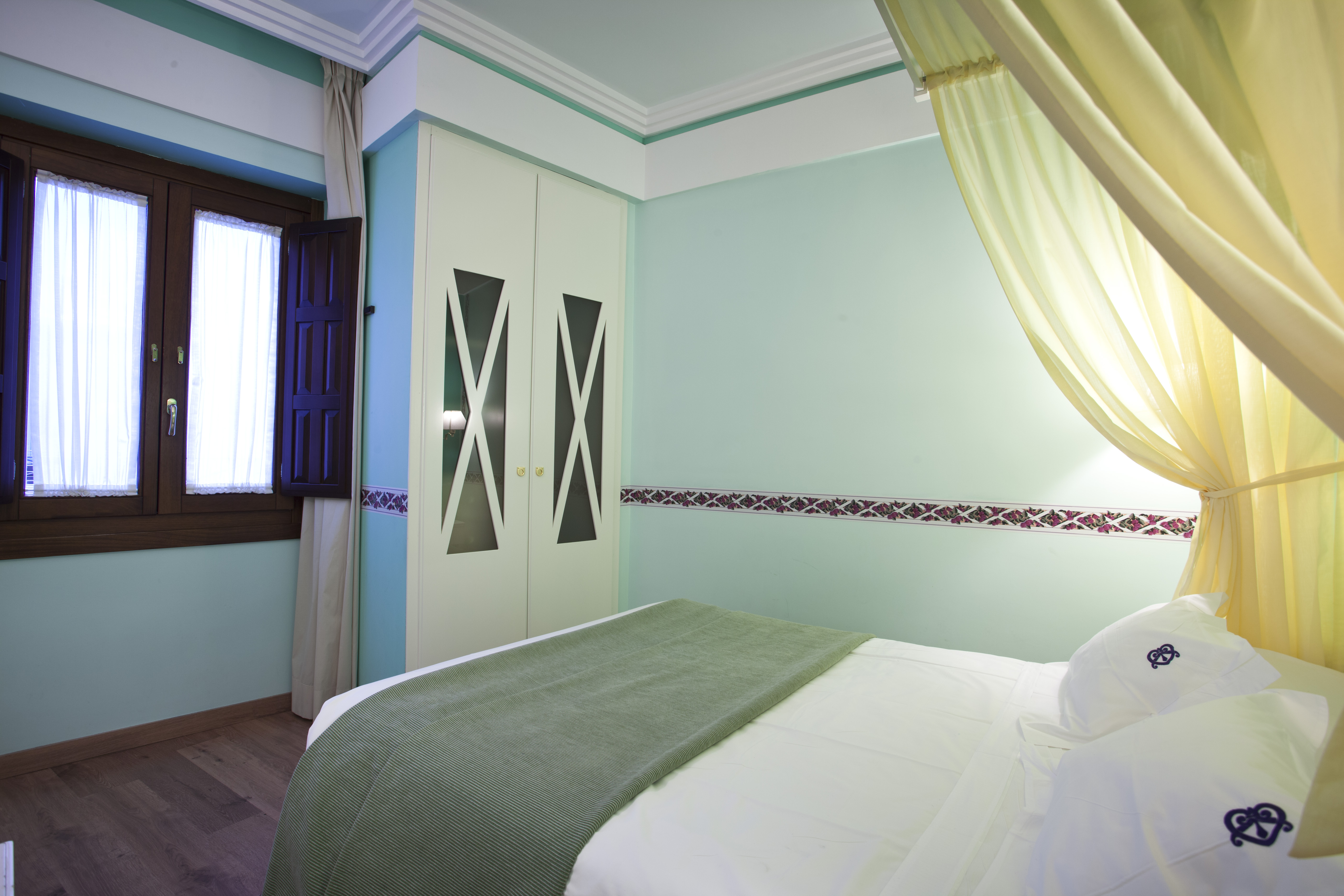 Suite Capacity 6 Two Bedrooms