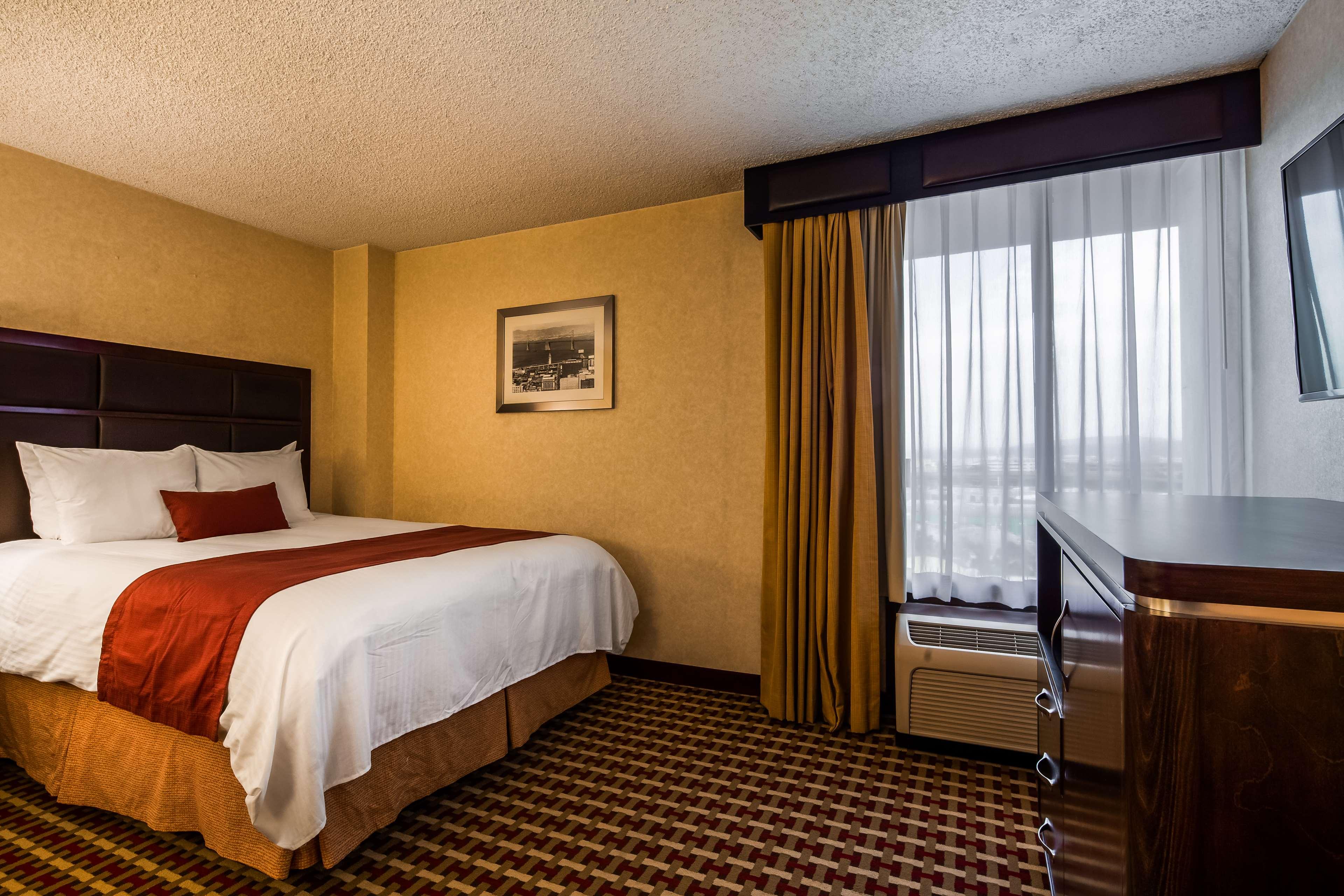 Suite Queen Size Bed