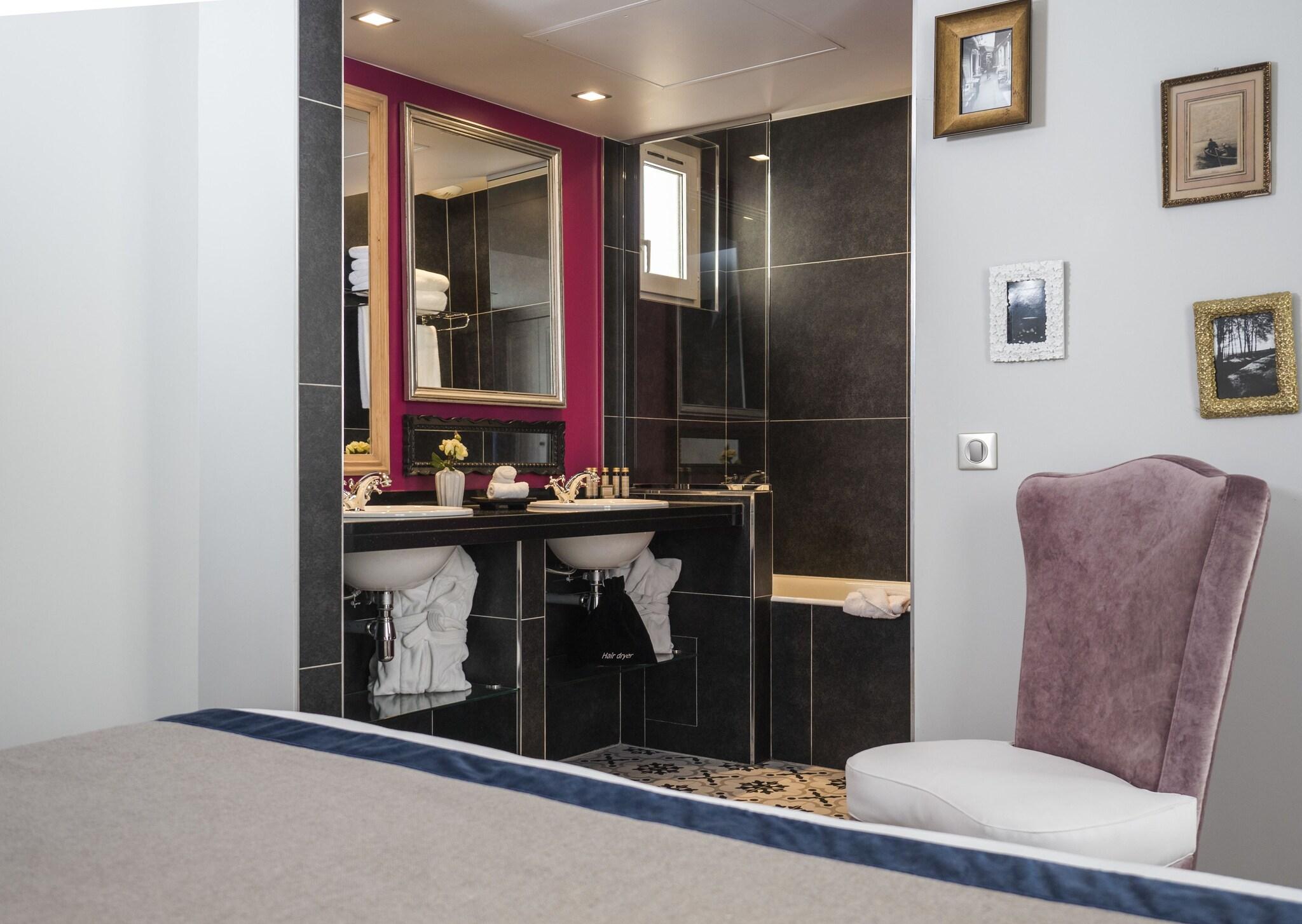 Double Queen Size Bed