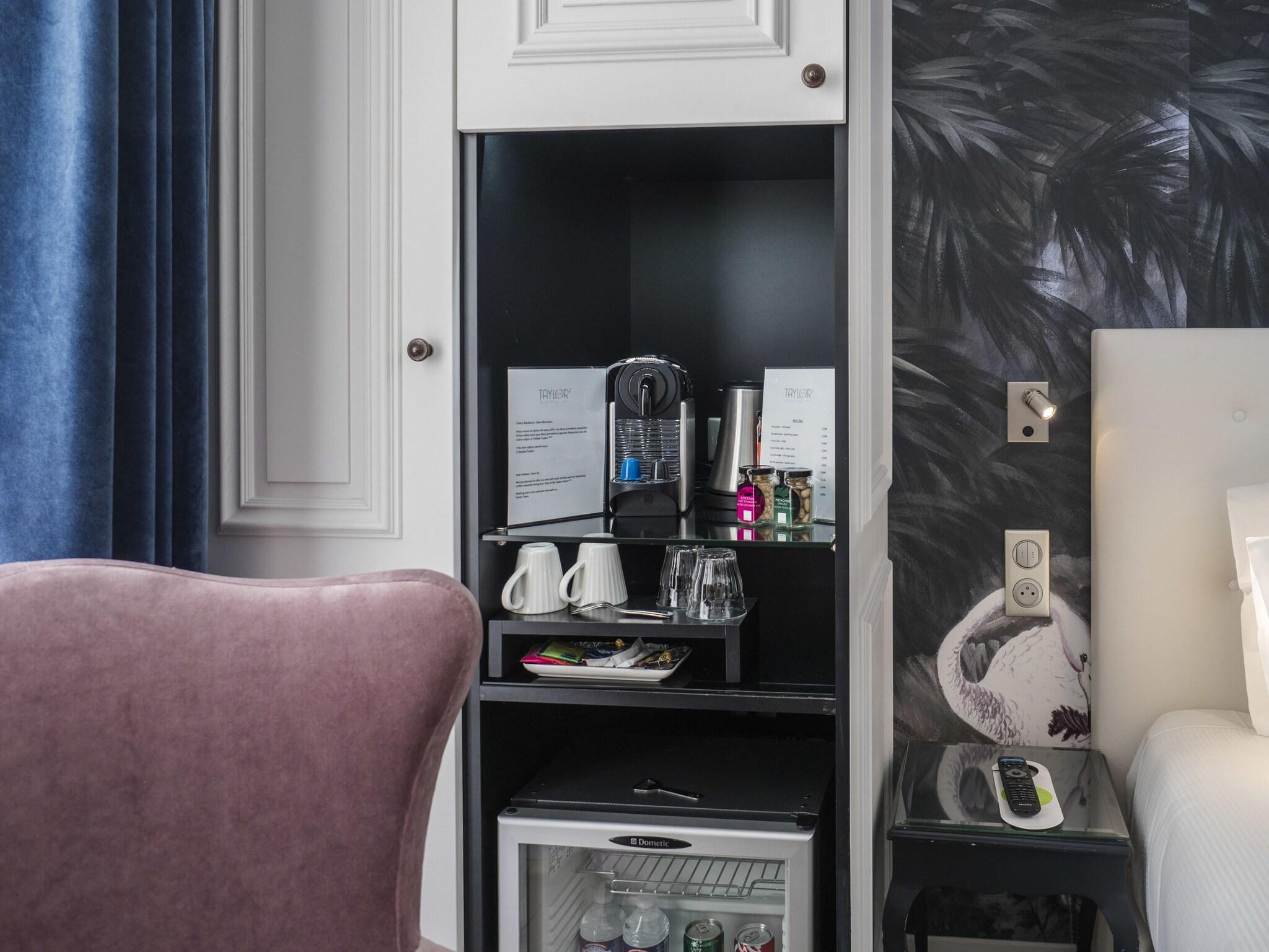 Double Queen Size Bed