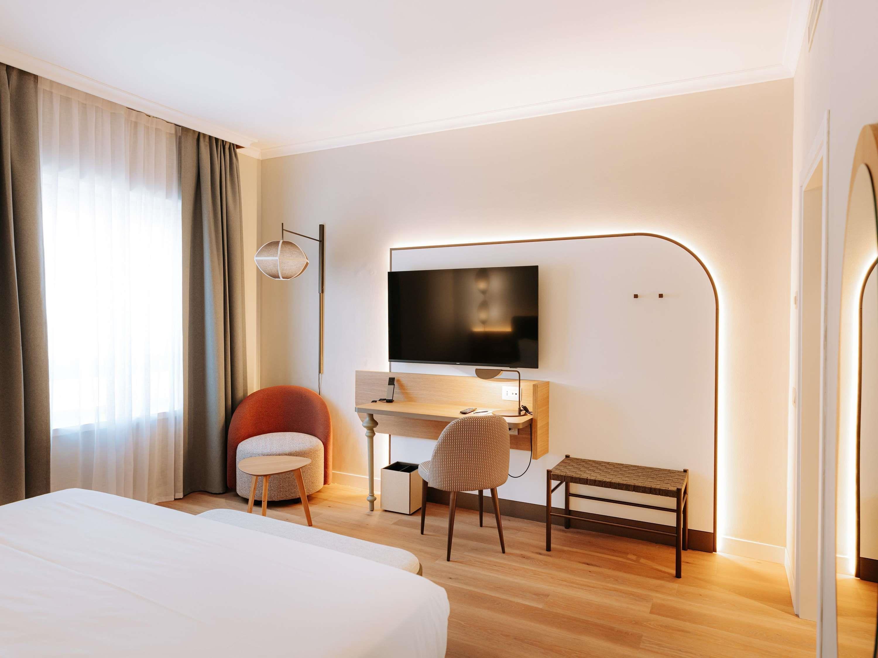 Double or Twin Standard