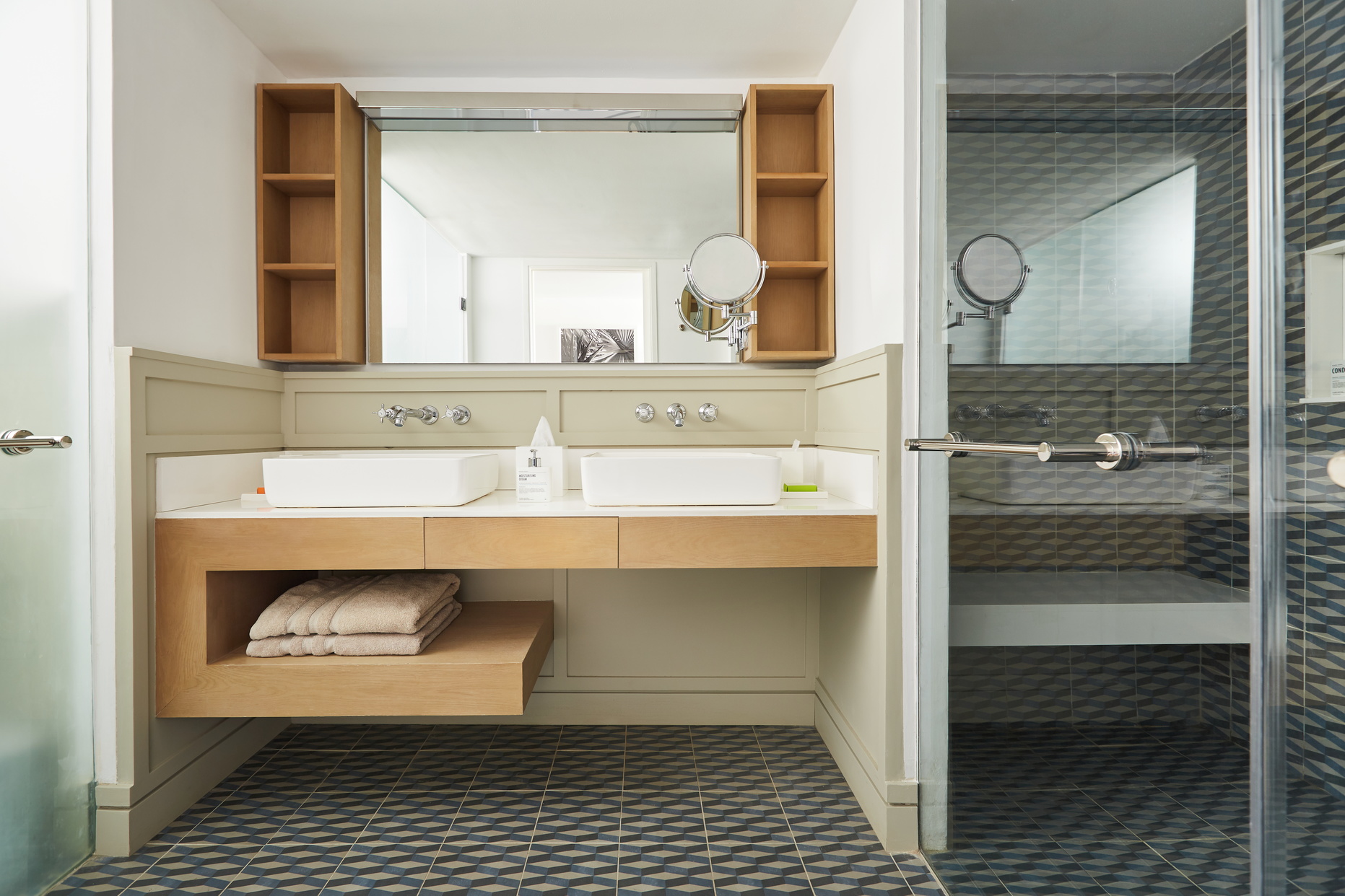 Double Superior King Bed