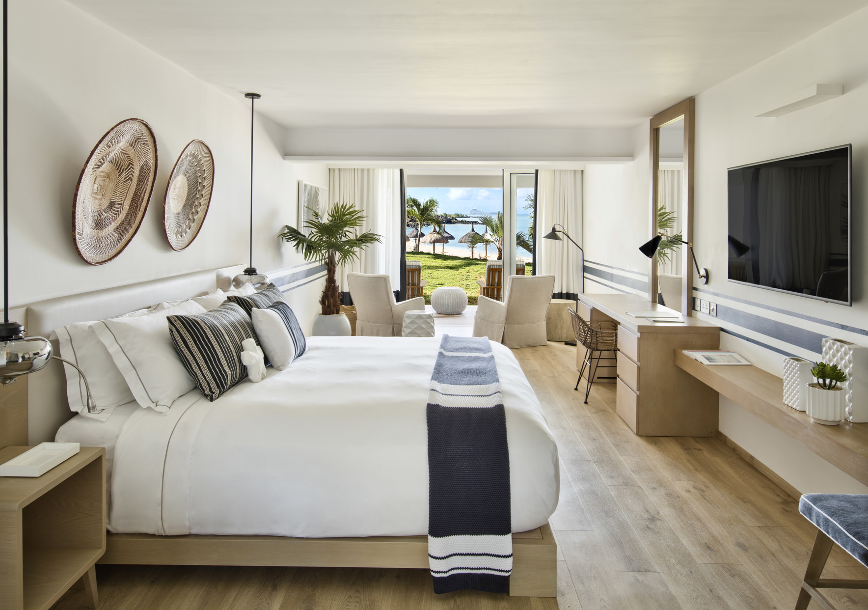 Junior Suite King Size Bed