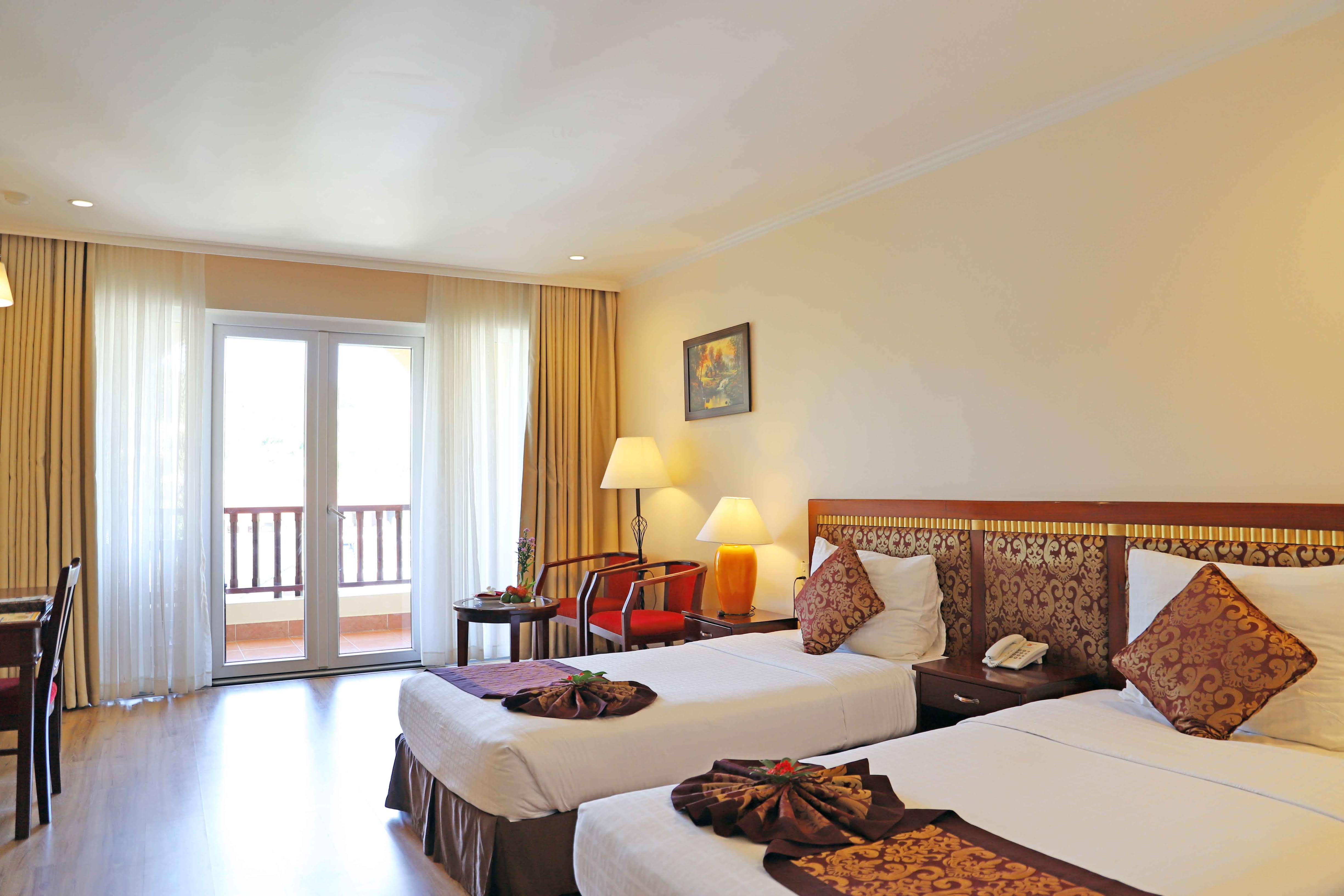 Twin Deluxe with Views