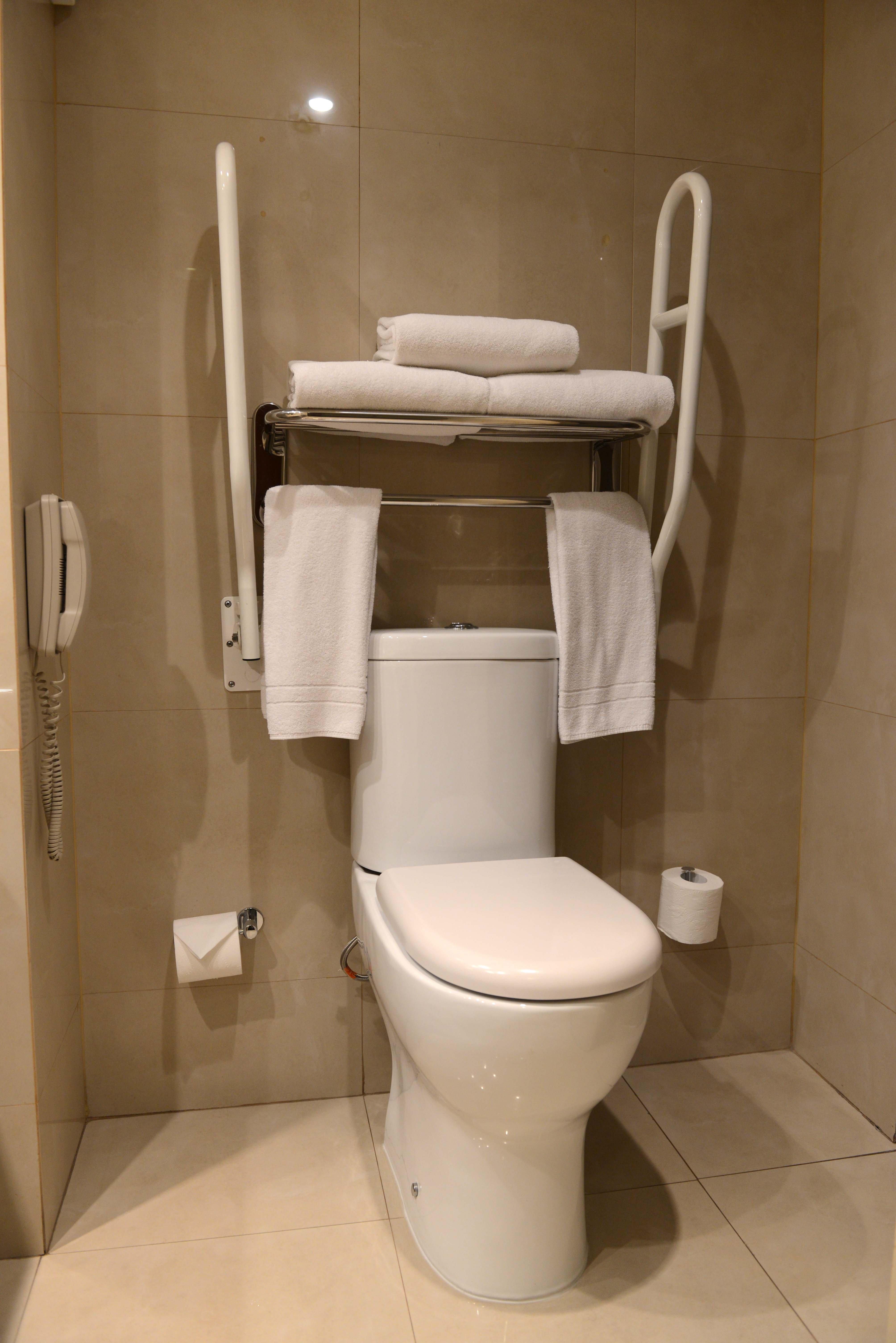 Double Accessible King Size Bed