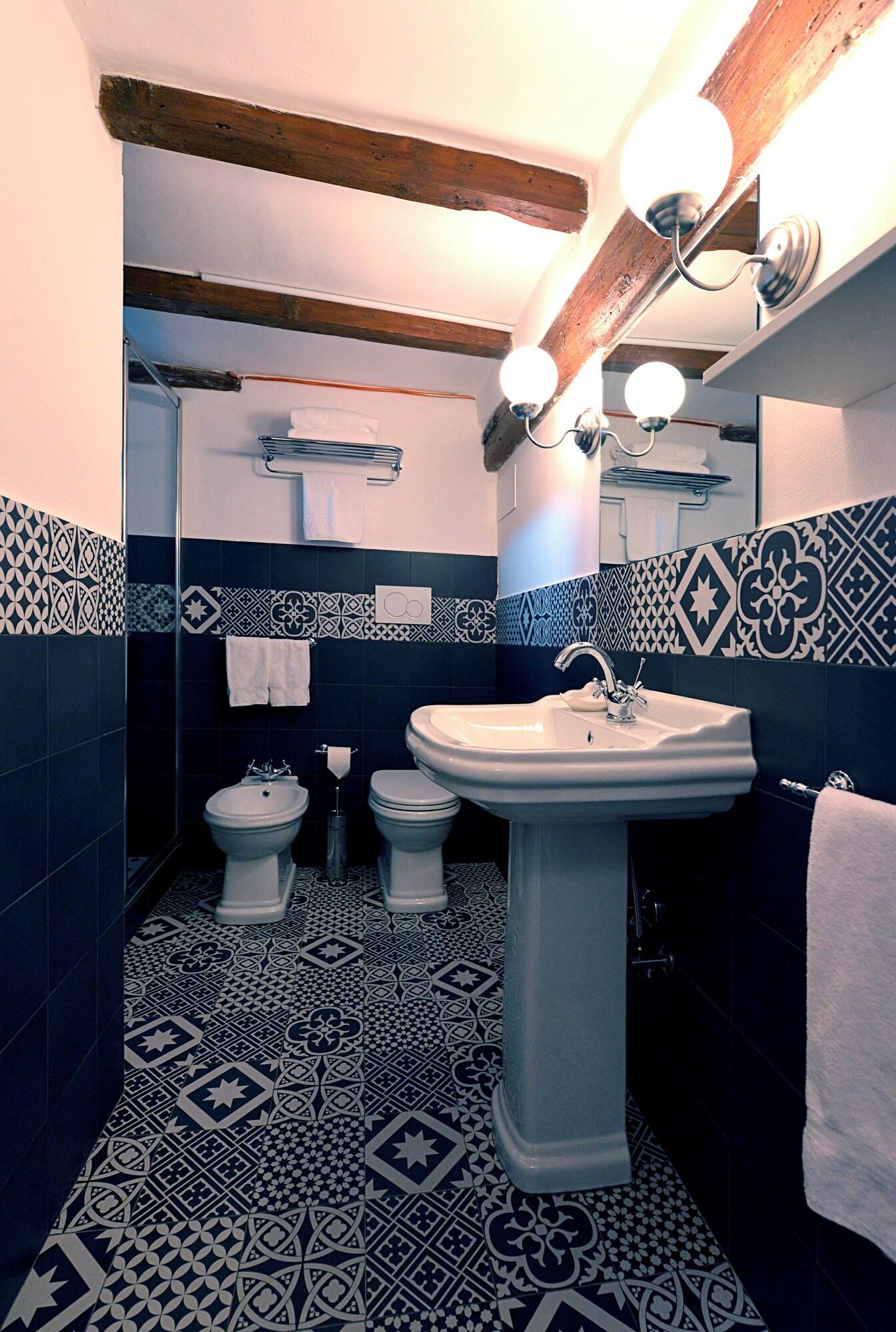 Apartment Queen Size Bed