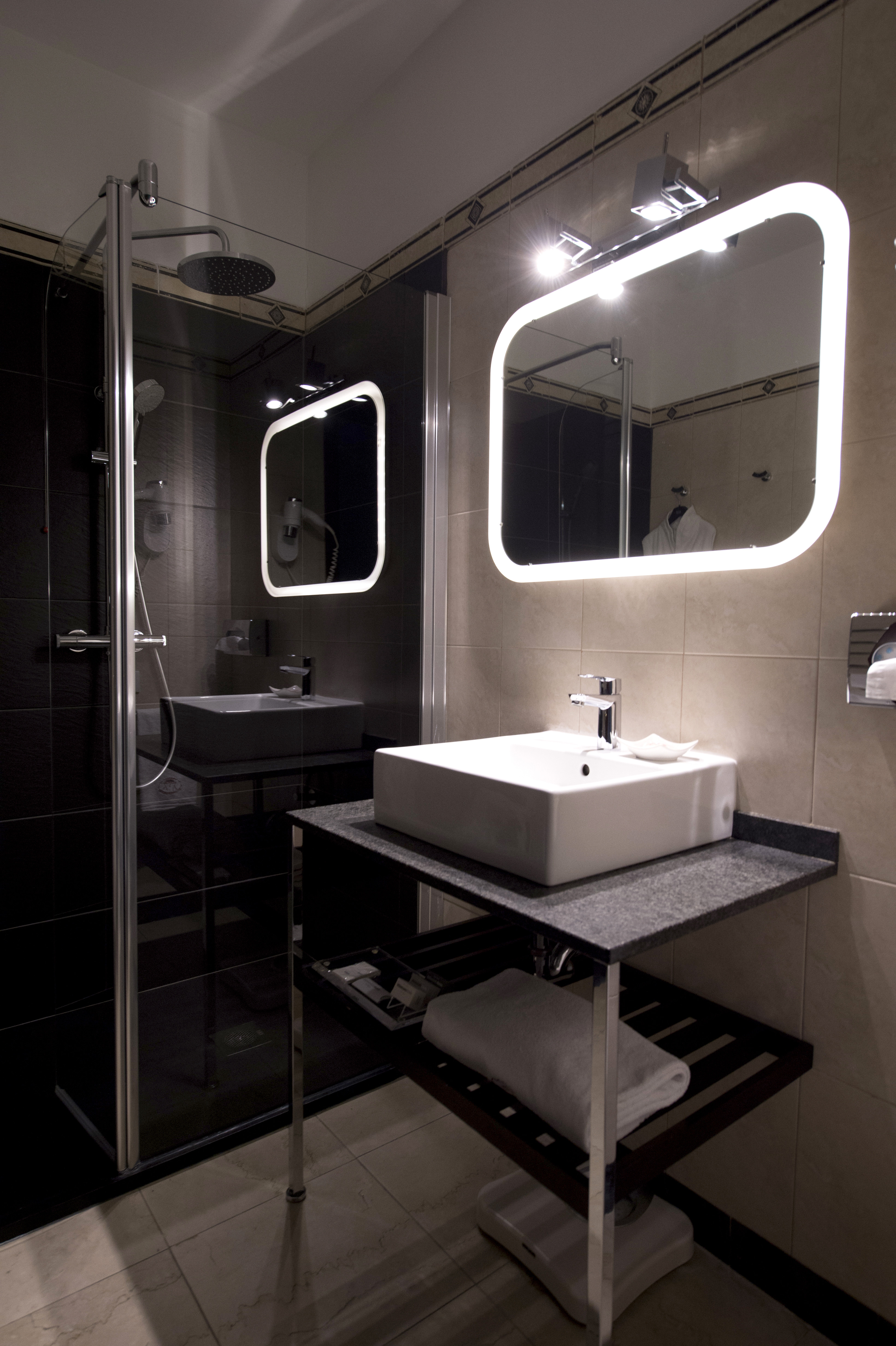 Double or Twin Standard