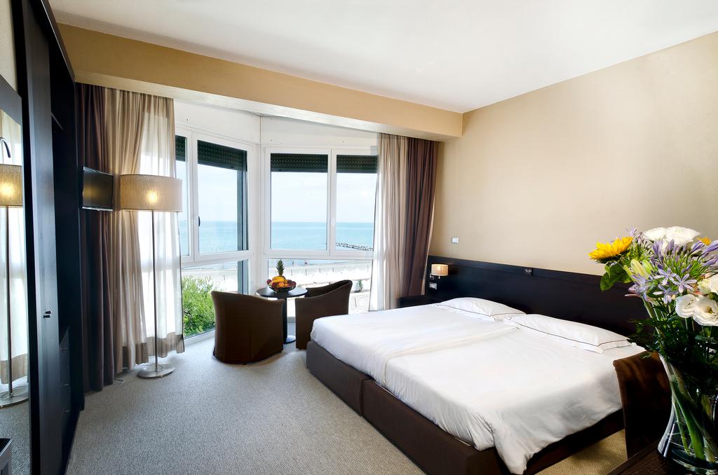 Double or Twin Superior Sea View