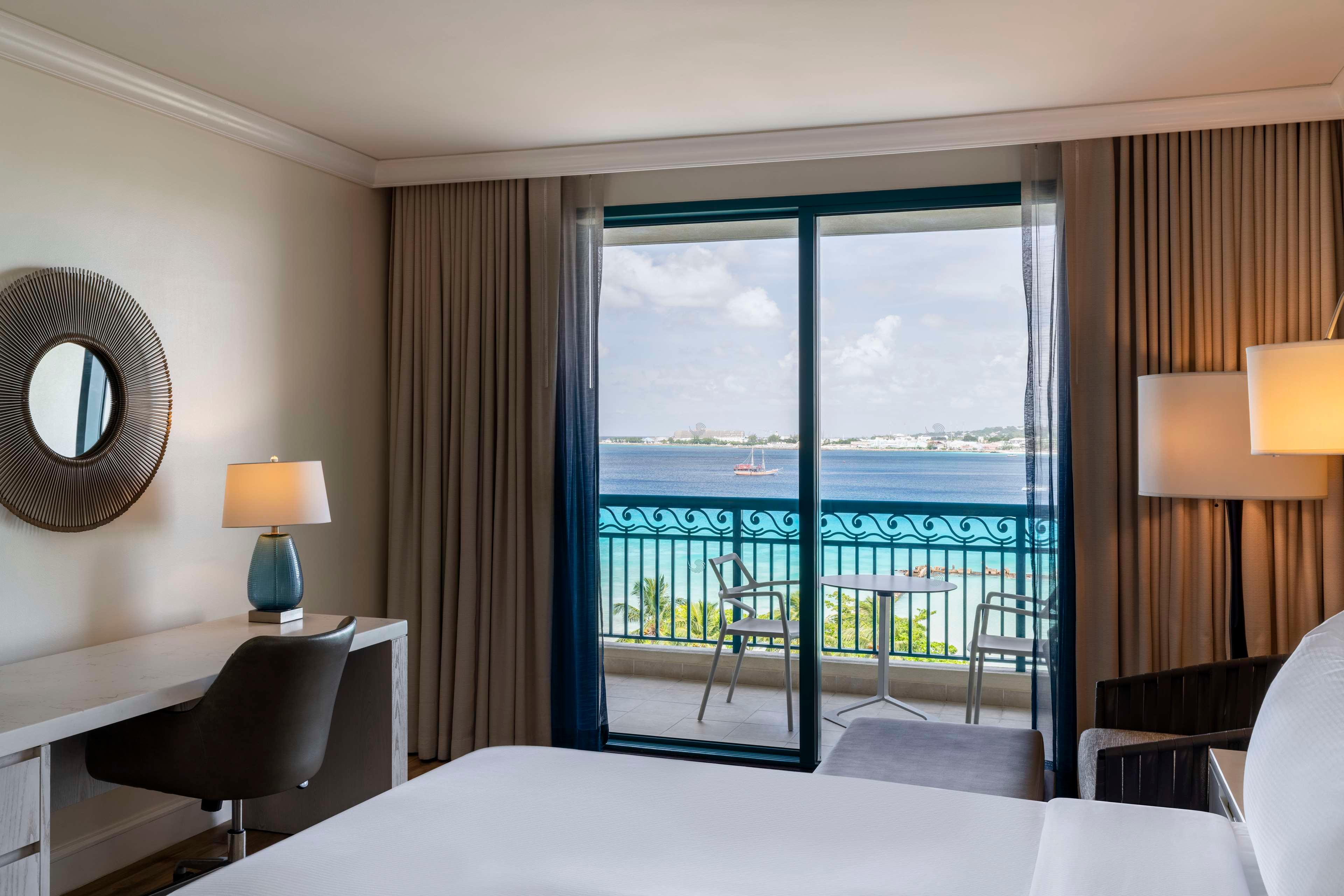 Double Bay View King Bed