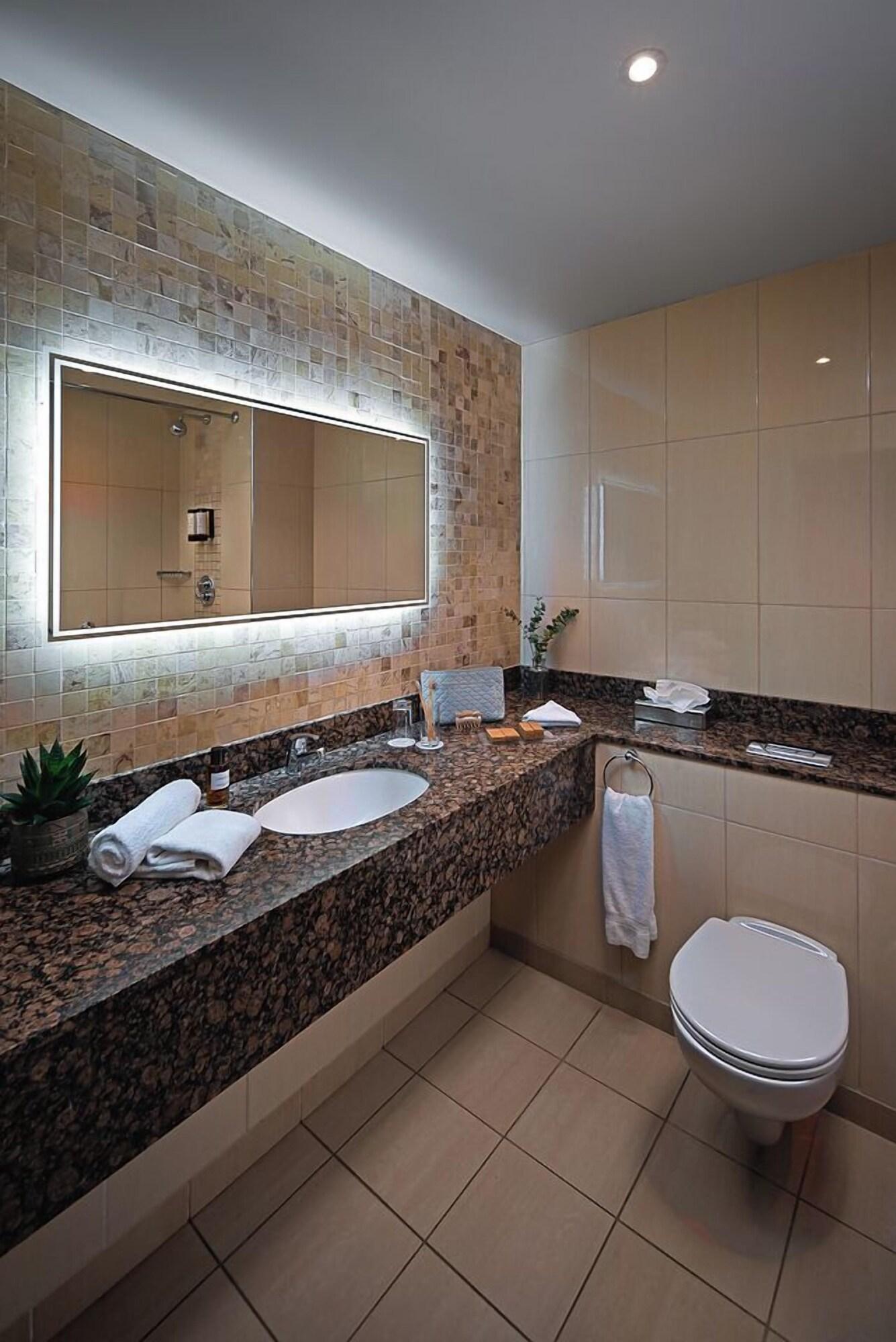 Double Deluxe King Bed