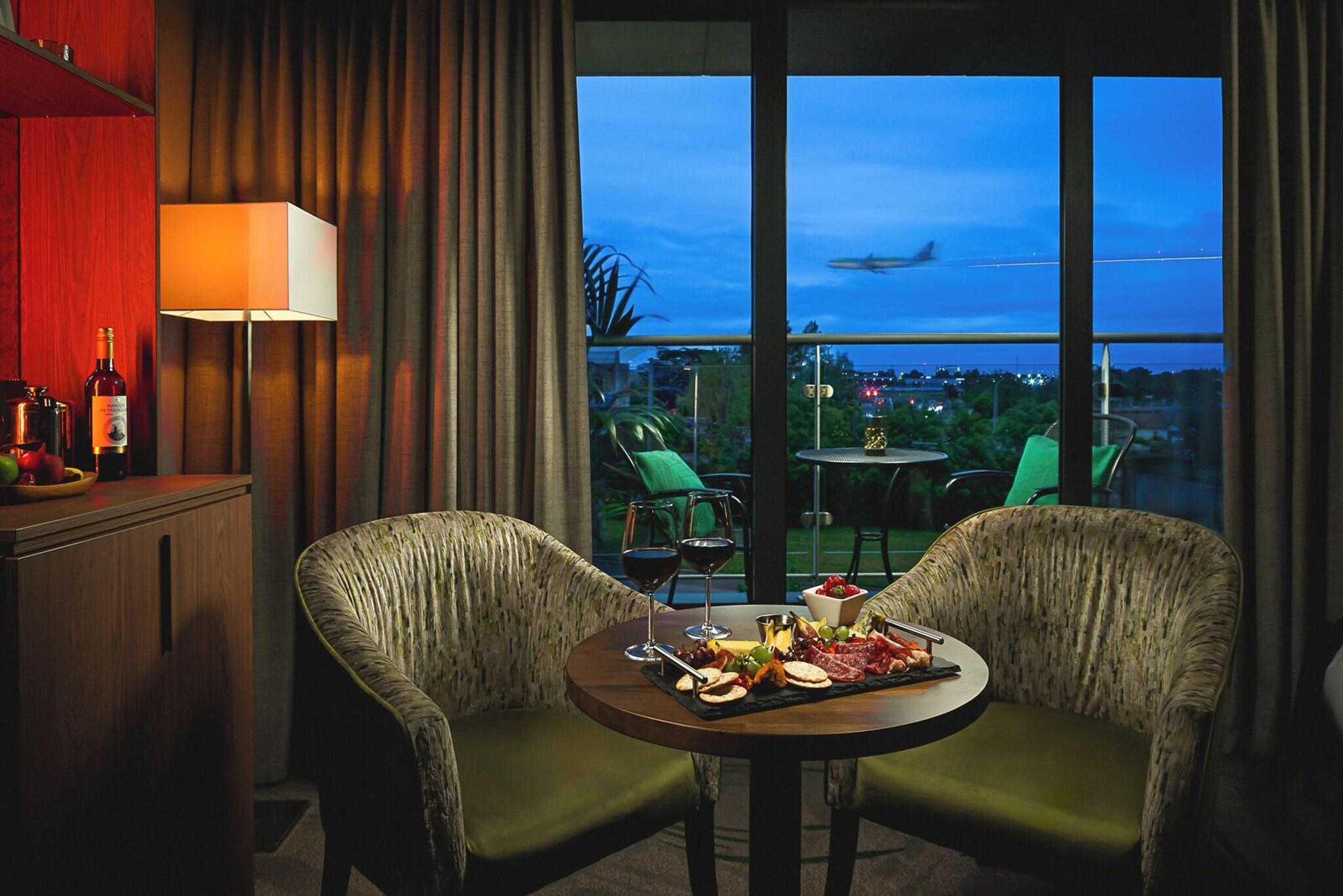 Double Deluxe King Bed