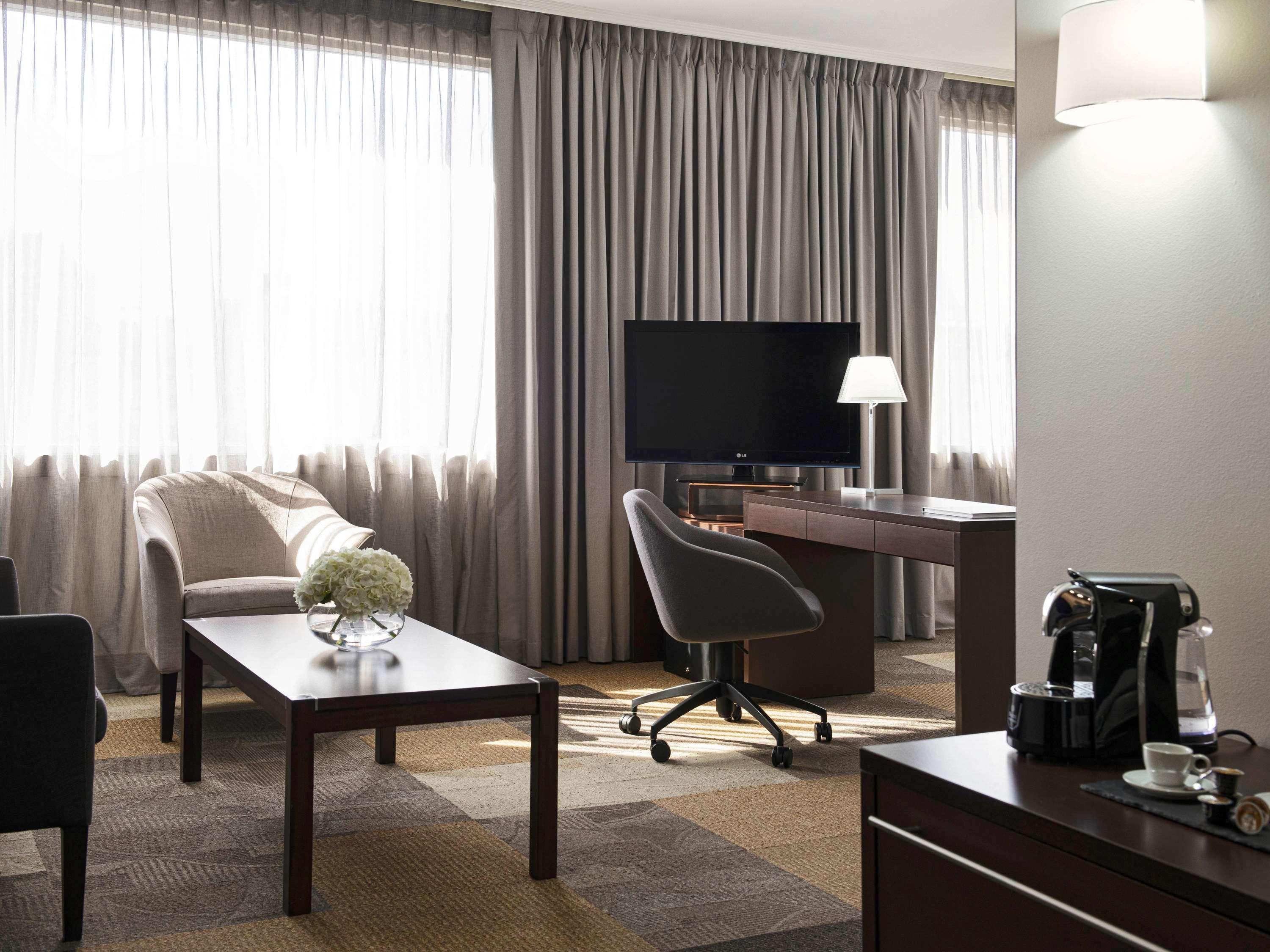 Junior Suite King Size Bed