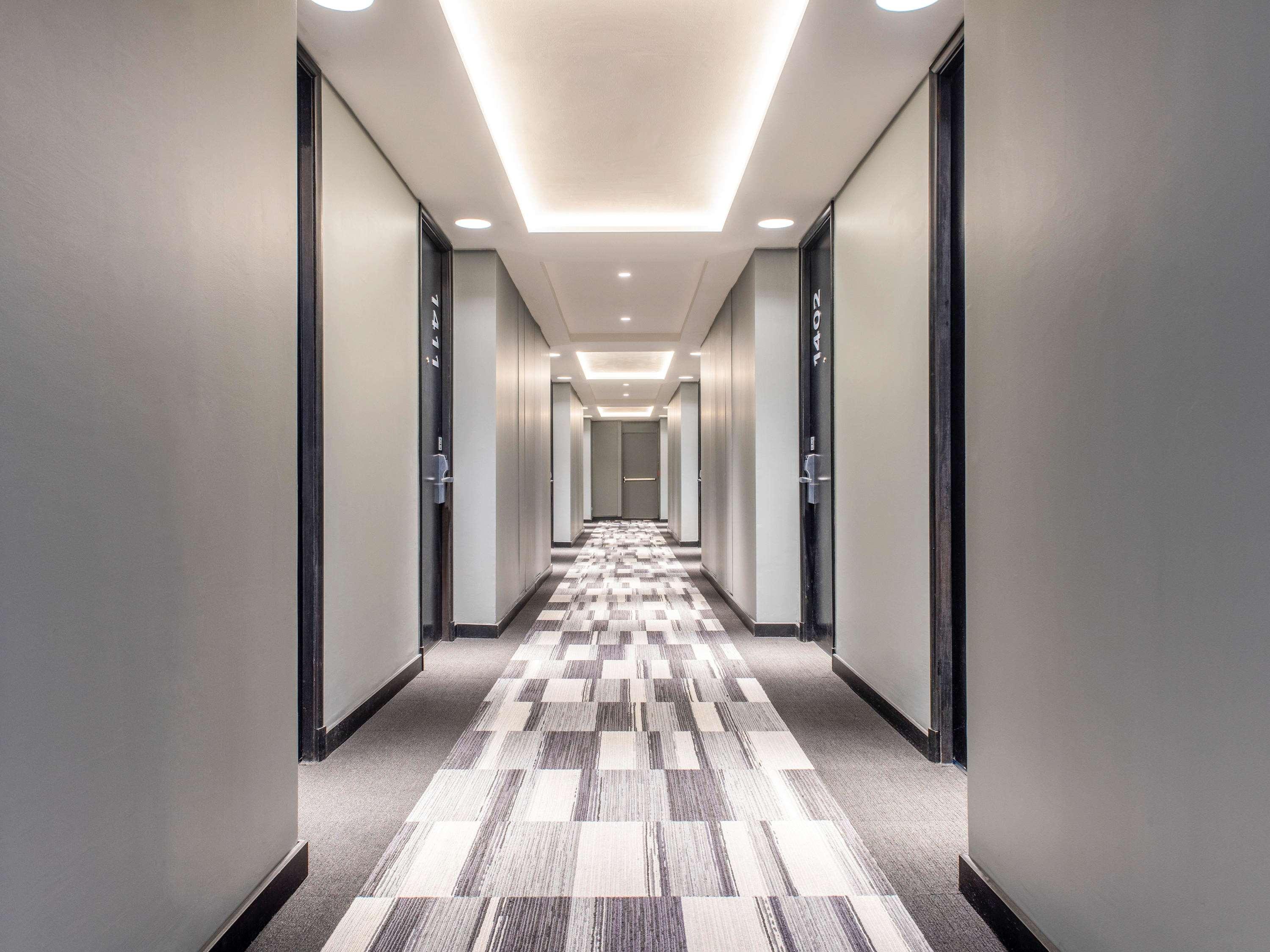 Junior Suite Queen Size Bed