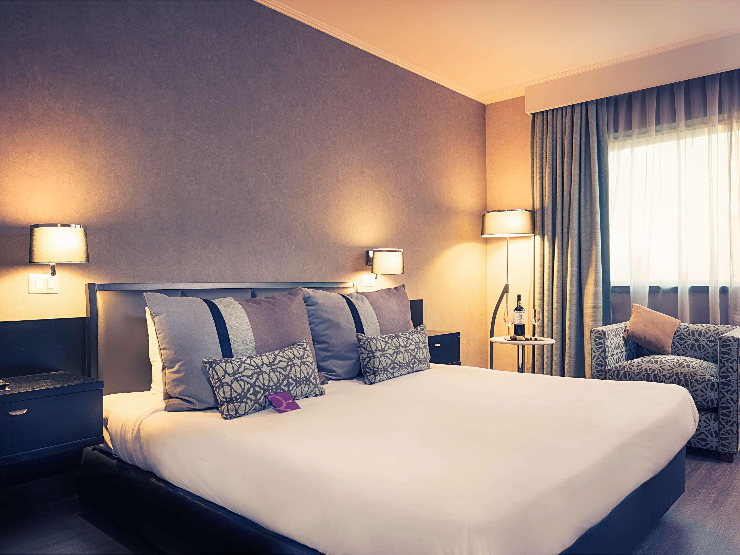 Junior Suite Queen Size Bed