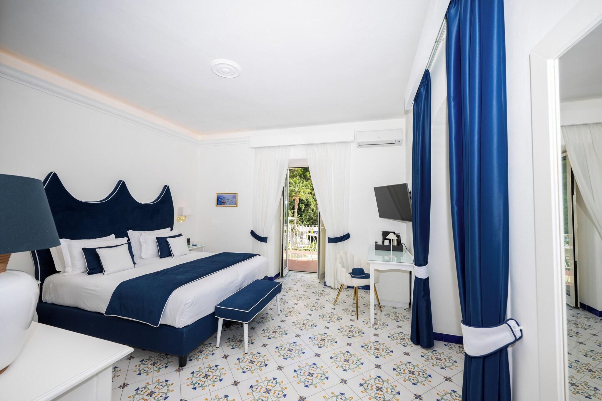 Suite Sea View King Bed