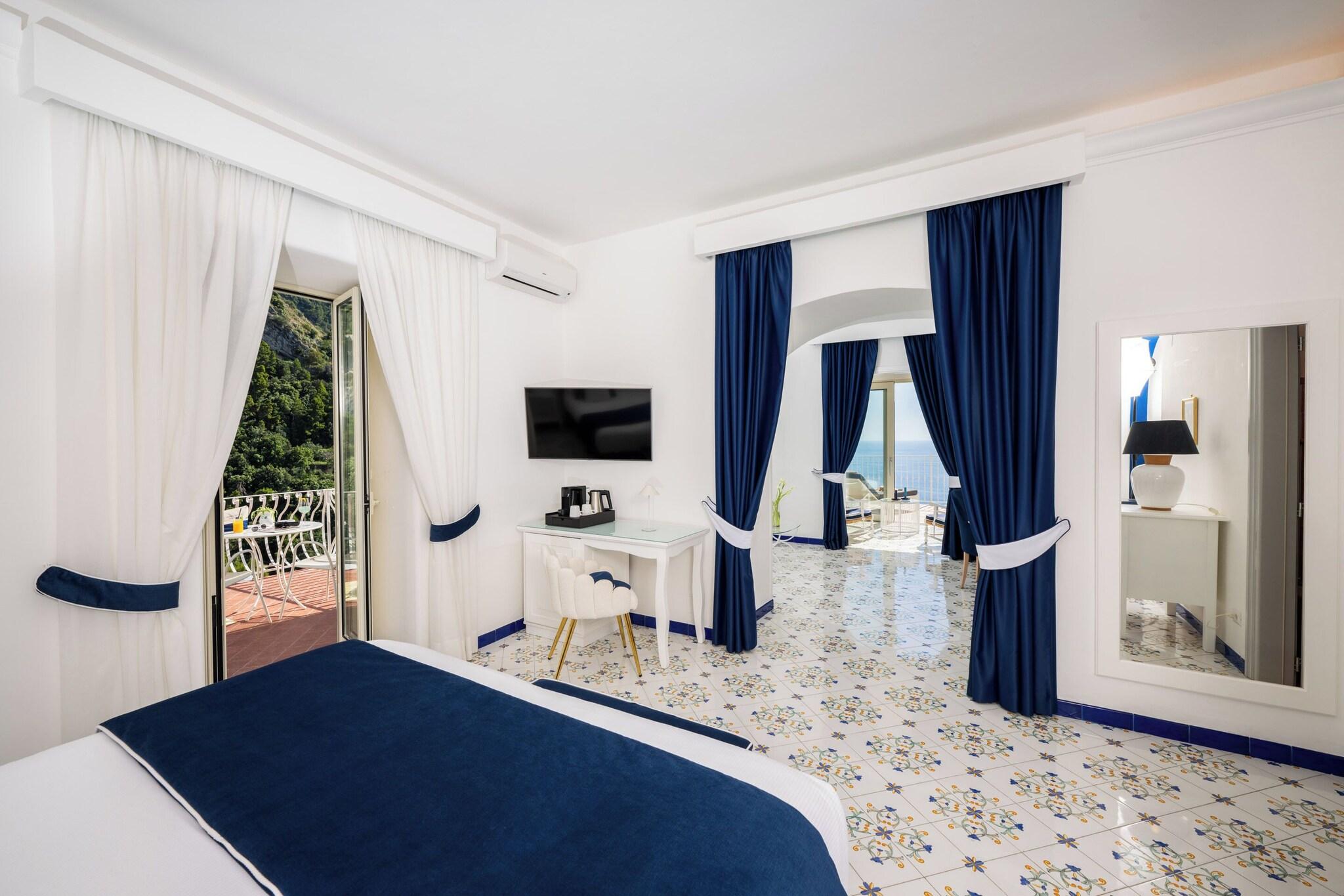 Suite Sea View King Bed