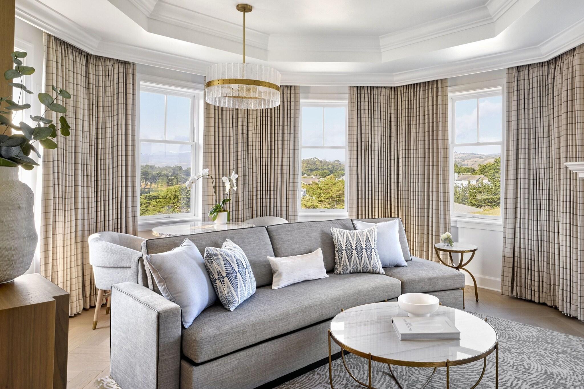 Suite Club Two Queen Beds