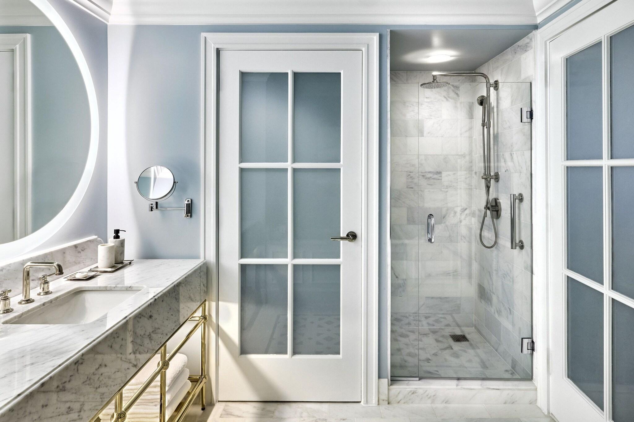 Double Deluxe King Bed