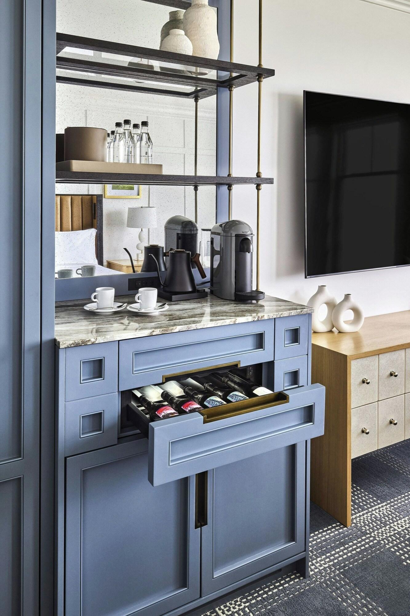 Double Deluxe King Bed