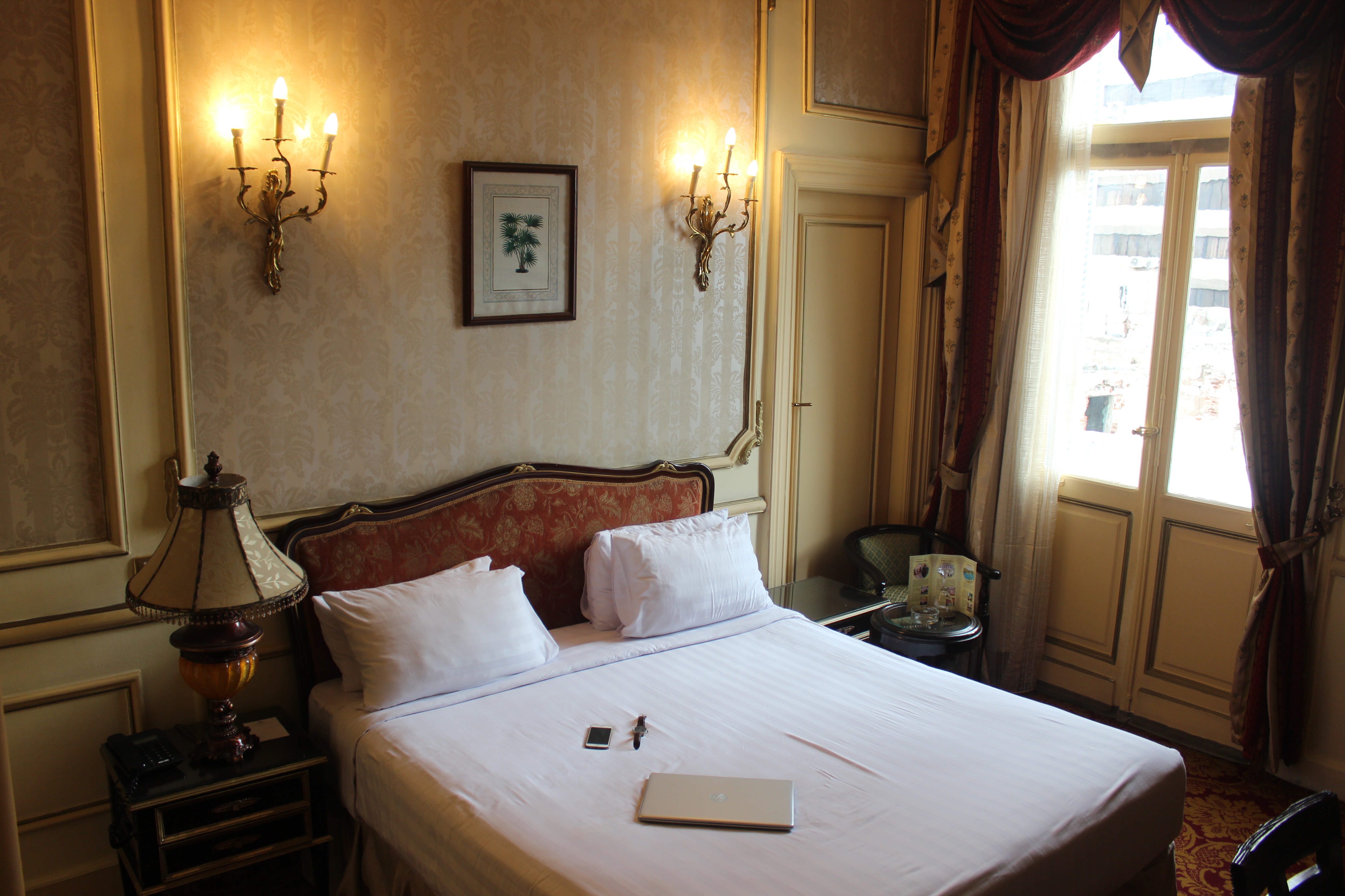 Double or Twin Deluxe One Bedroom