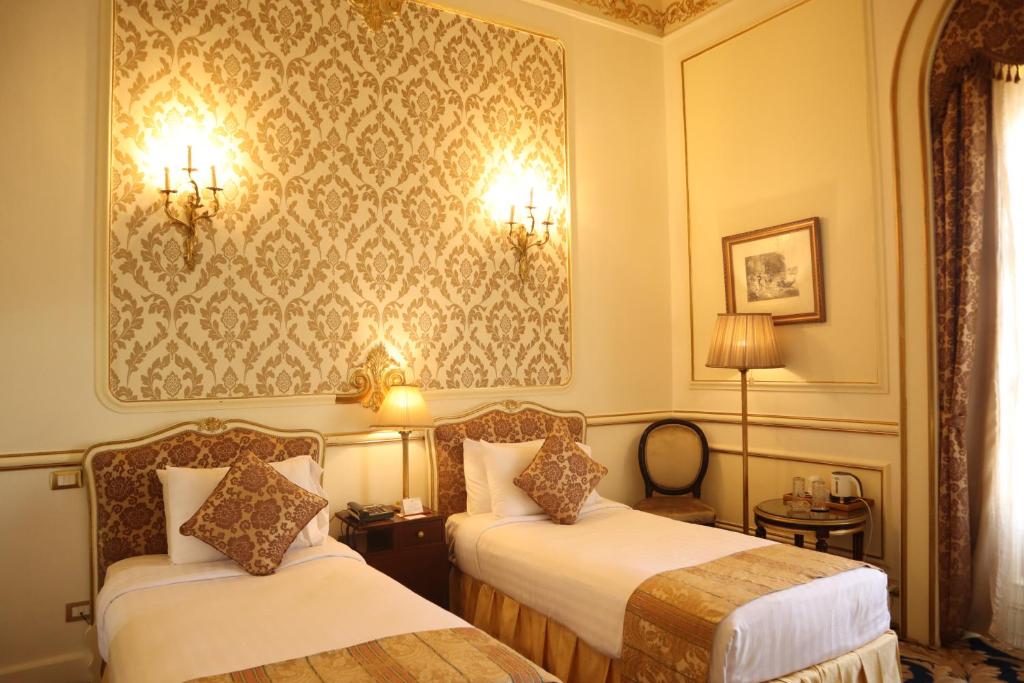 Double or Twin Deluxe One Bedroom