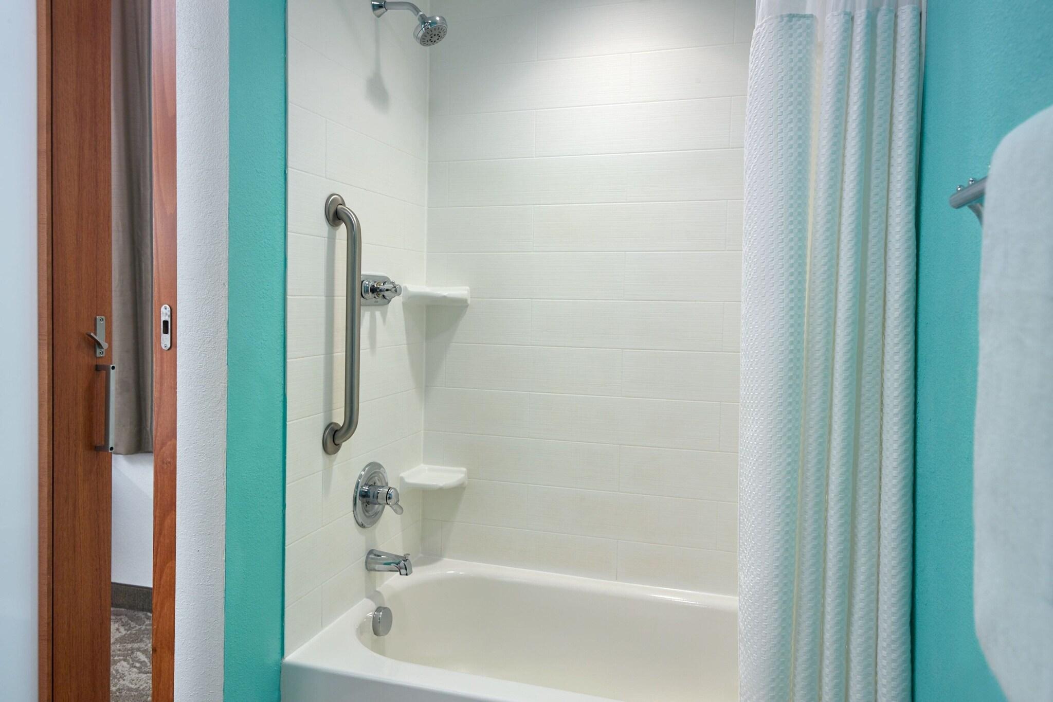 Studio Accessible-two Queen Beds