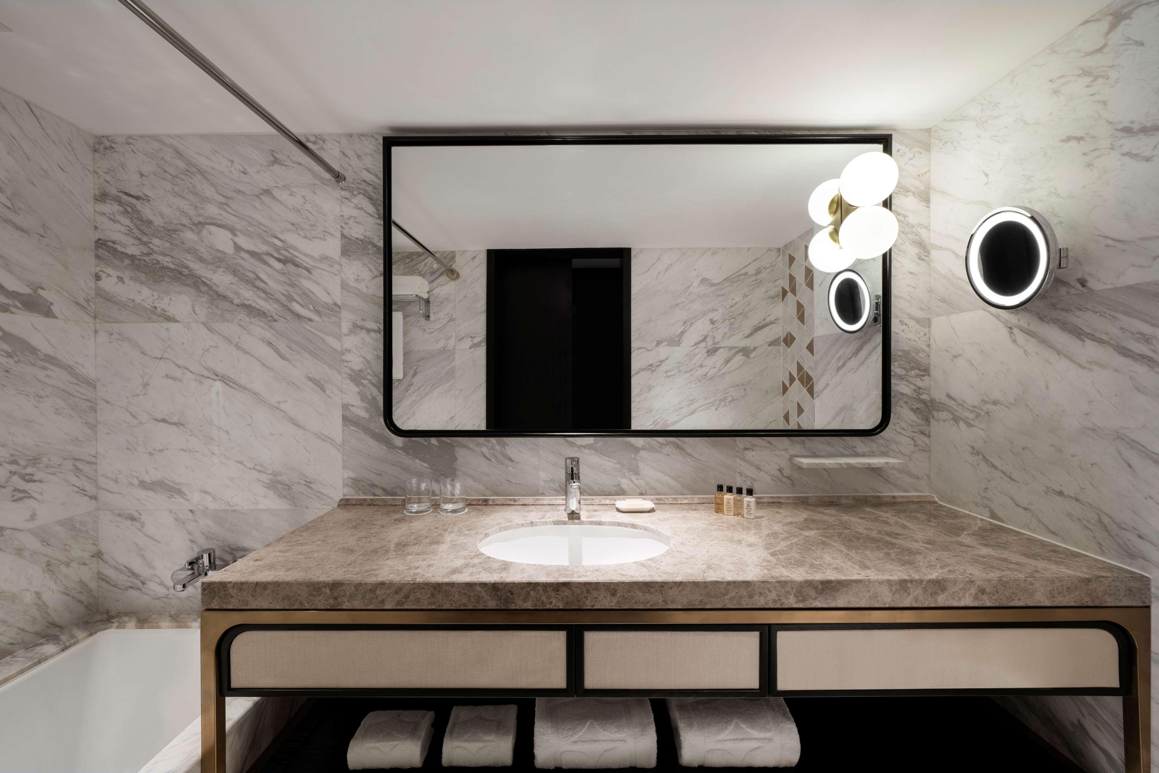 Family Room Deluxe River View