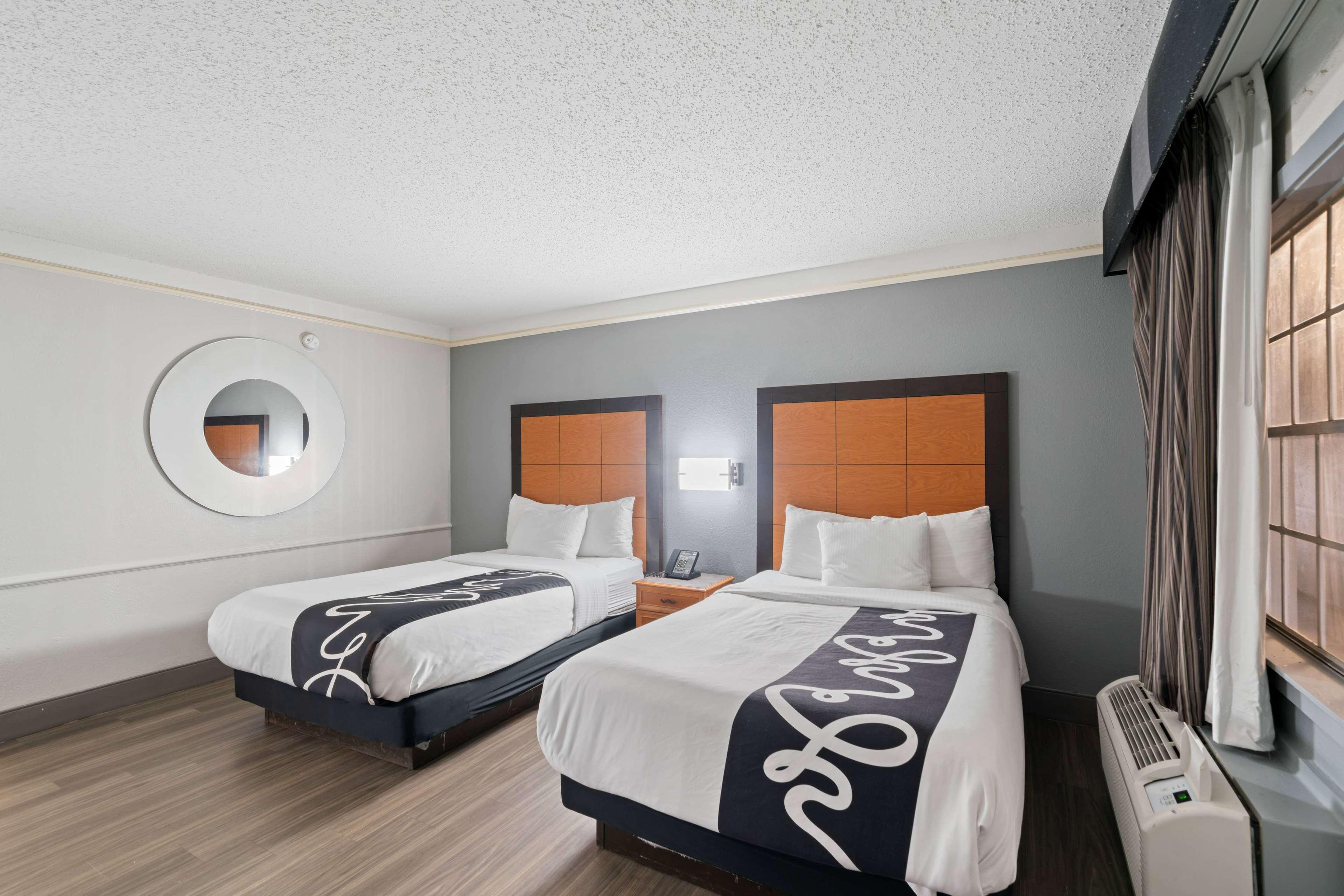 Suite Two Double Beds Non Smoking