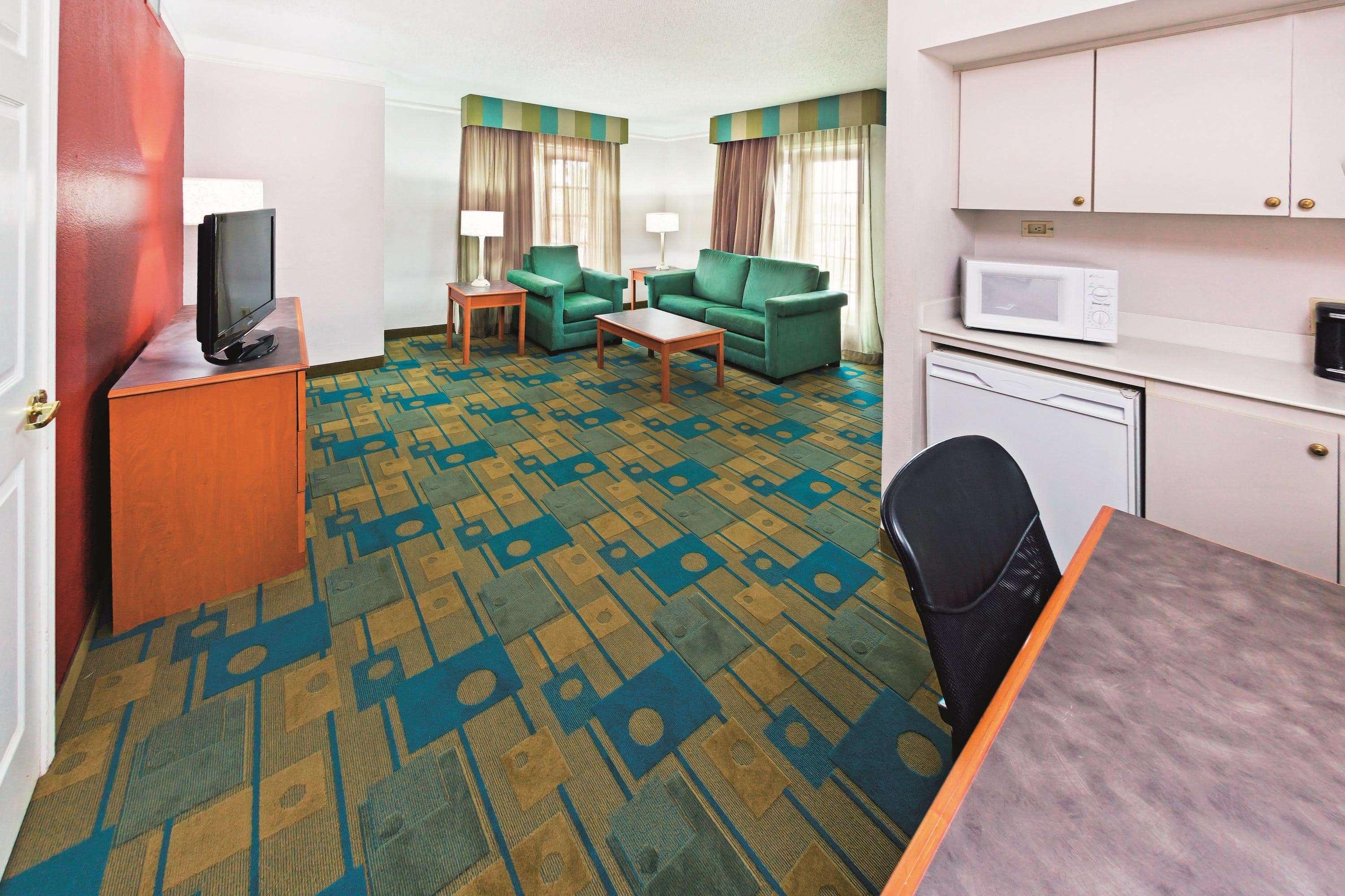 Suite Two Double Beds Non Smoking