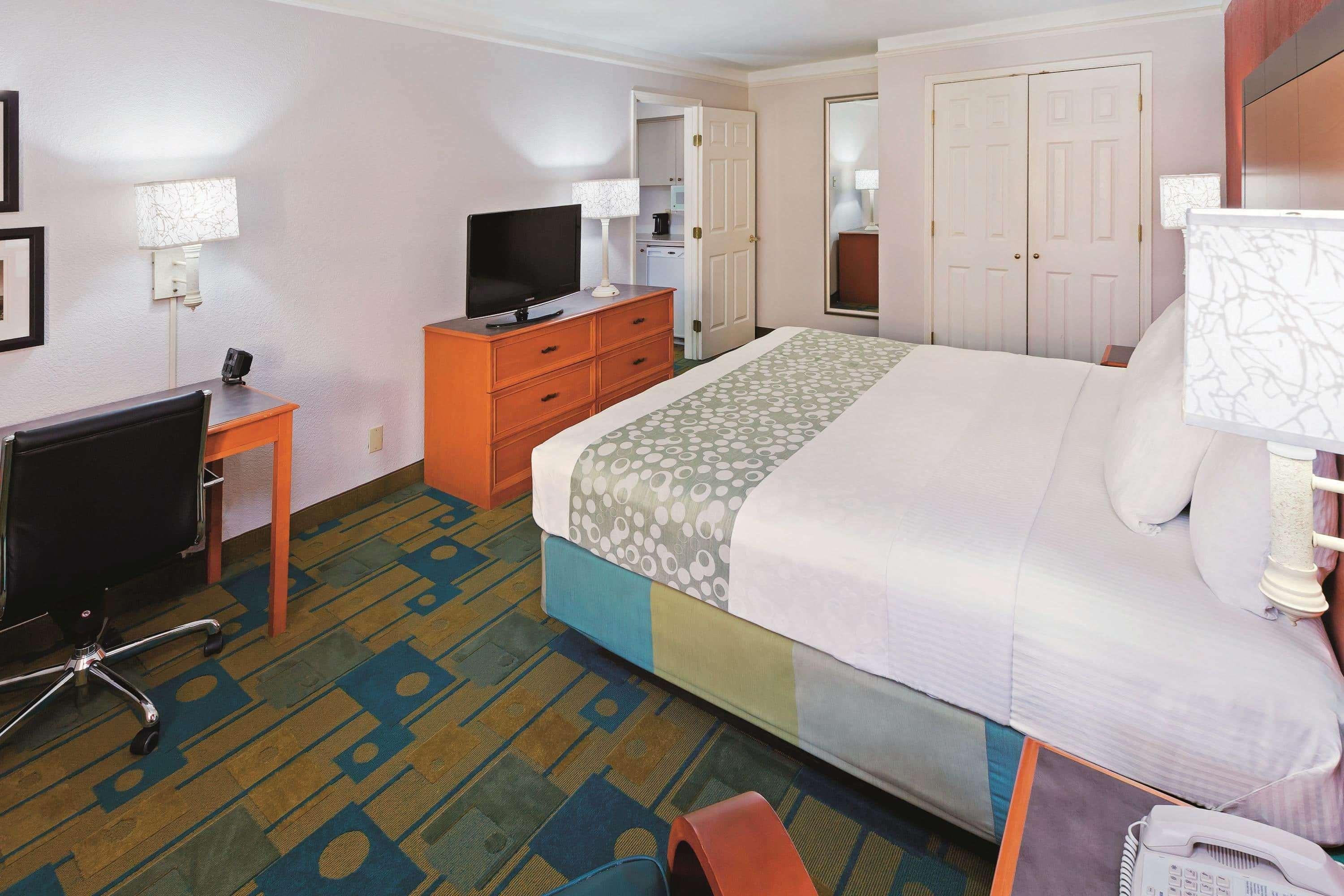 Suite King Bed Non Smoking