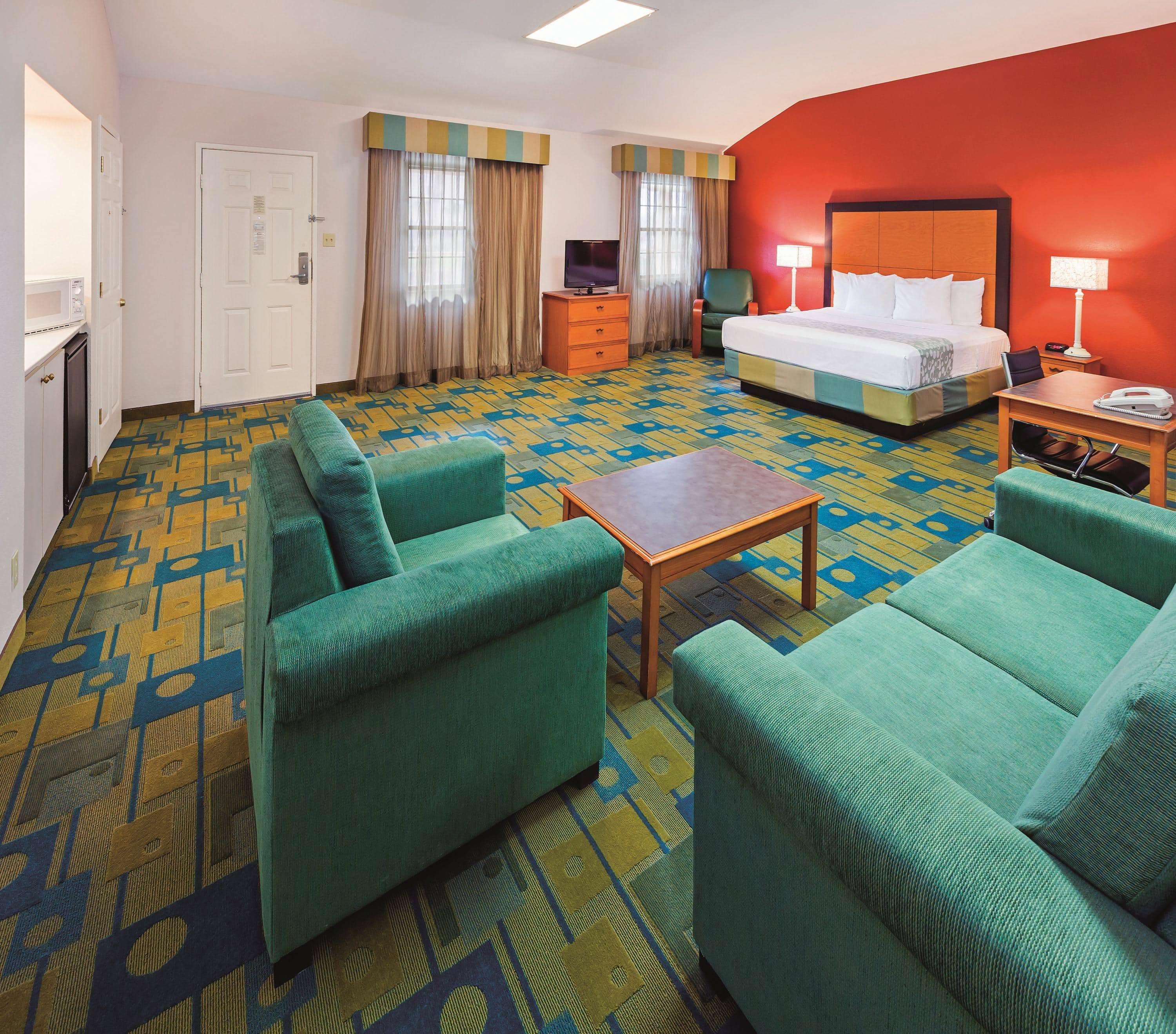 Suite Deluxe King Bed