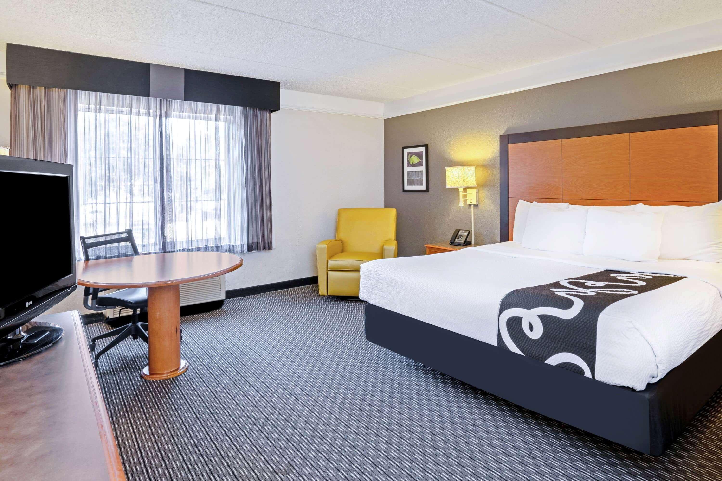 Room King Bed Non Smoking