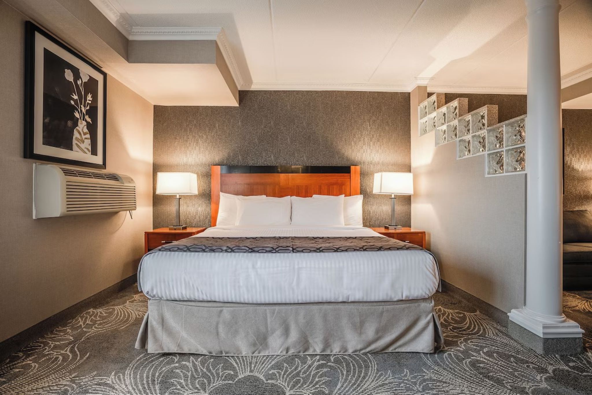 Studio King Size Bed