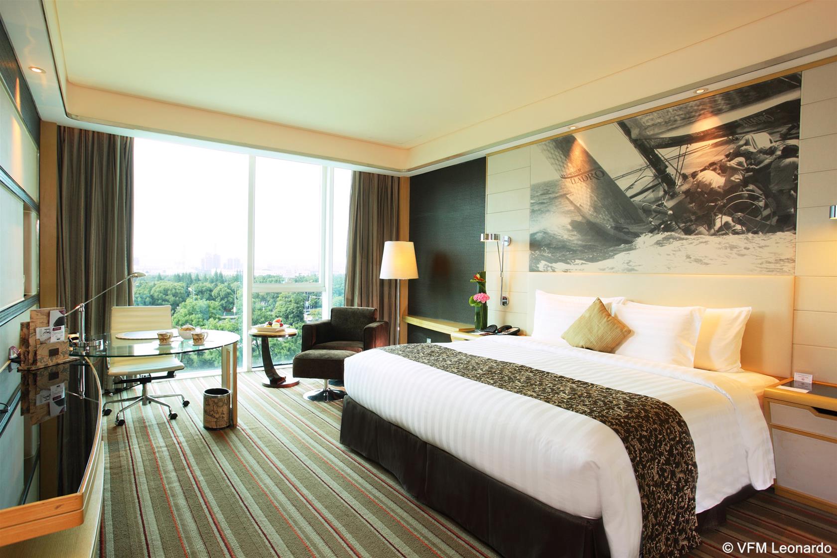 Double Club King Bed