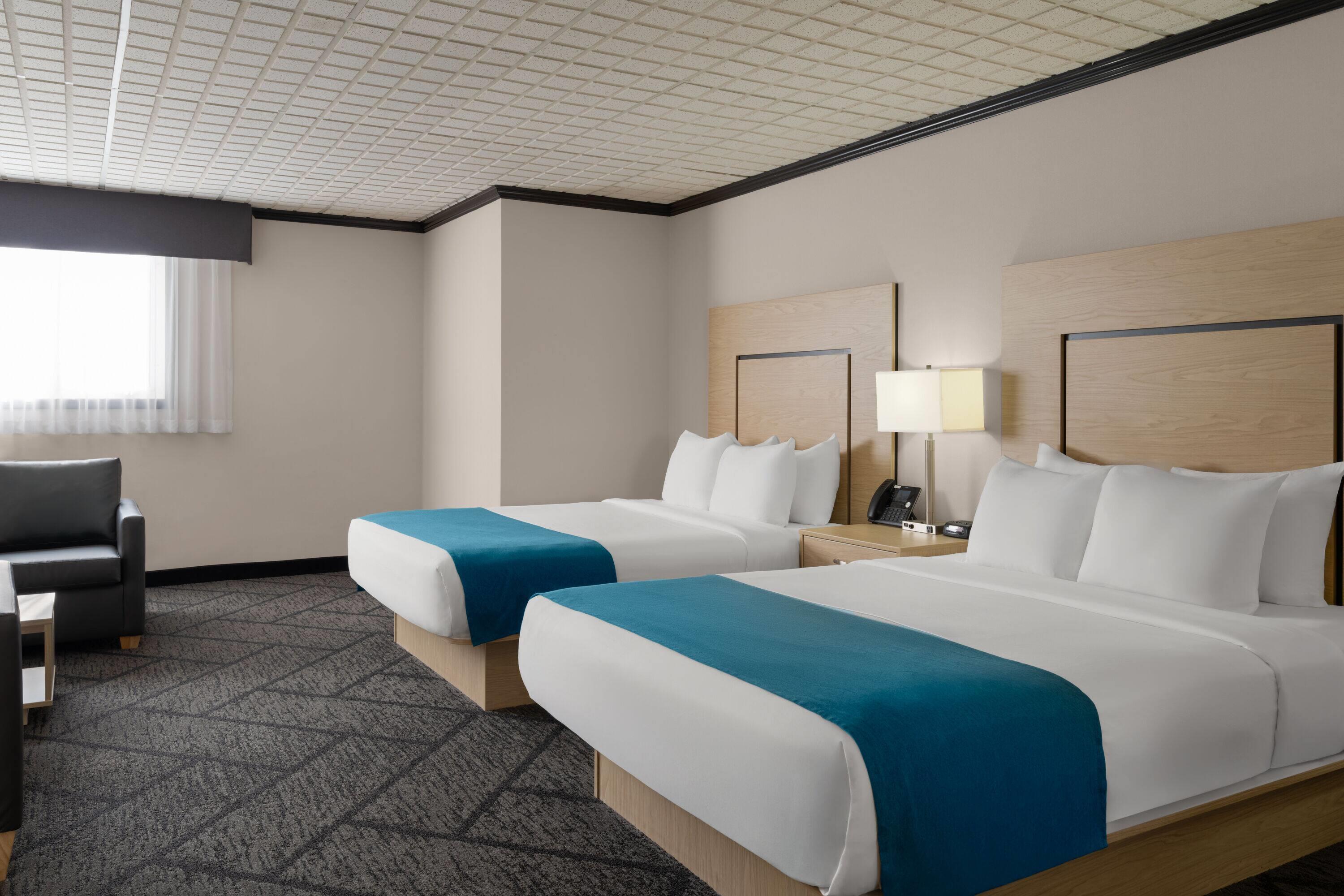 Studio Two Queen Beds