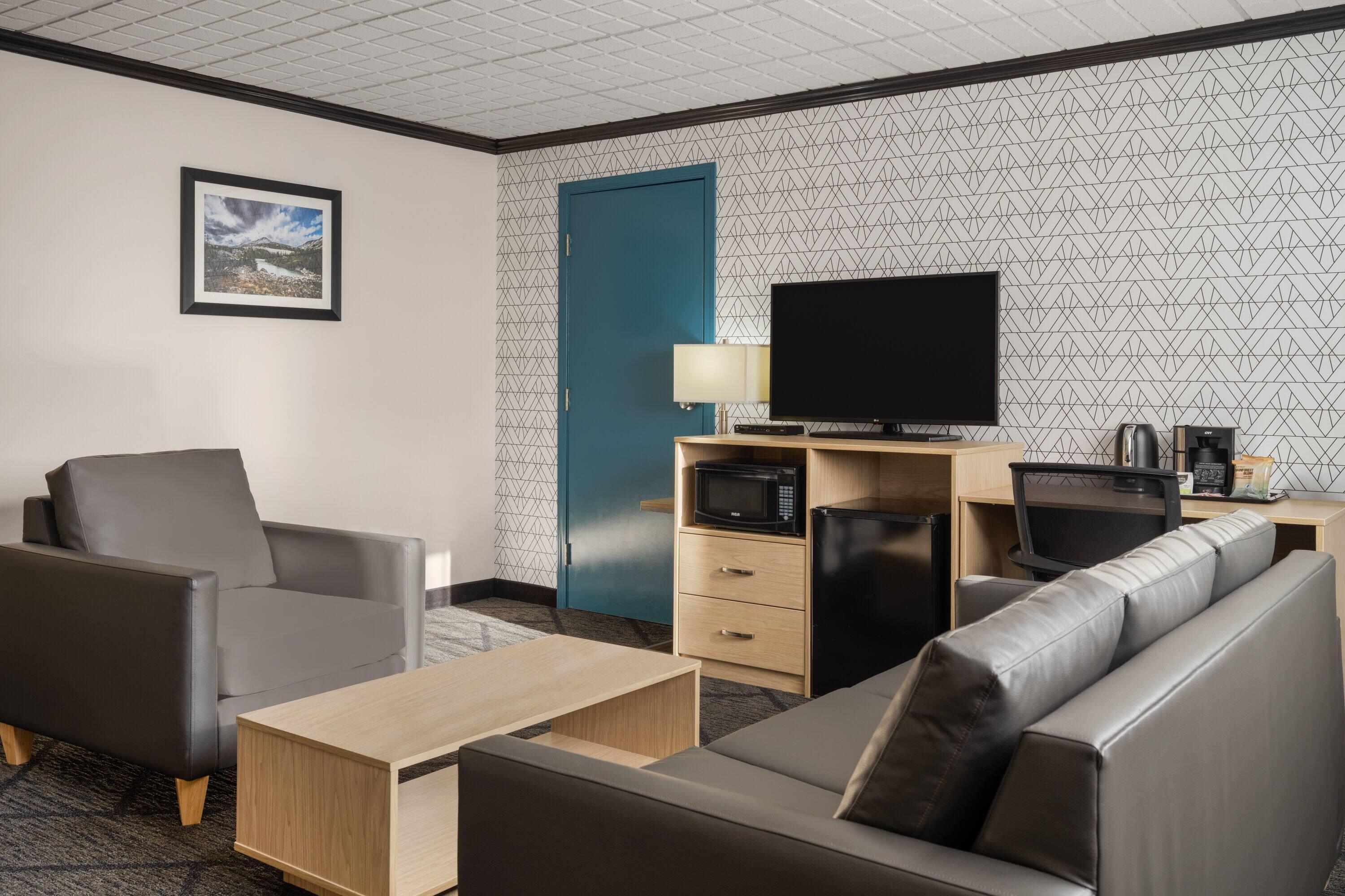 Studio Two Queen Beds