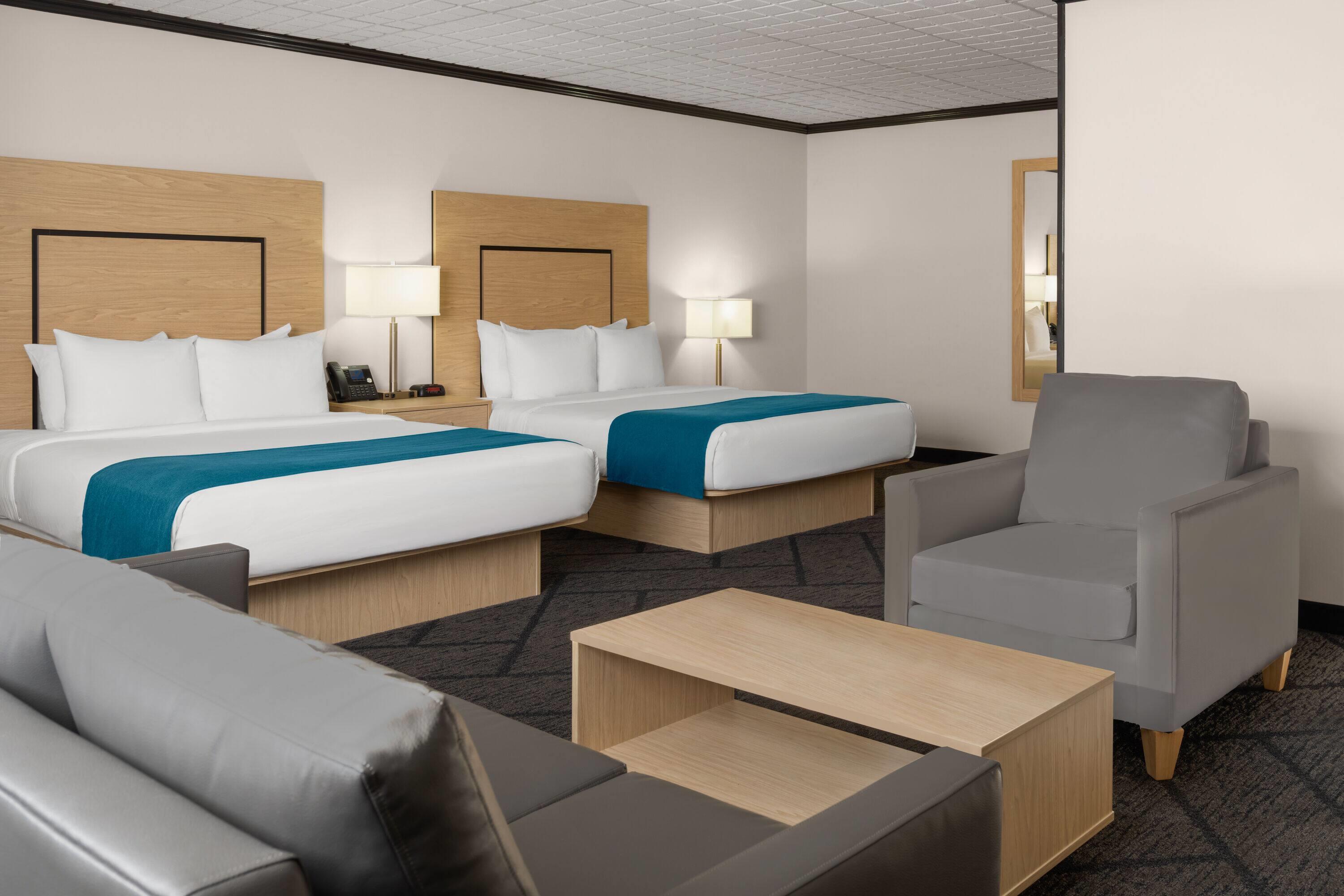 Studio Two Queen Beds