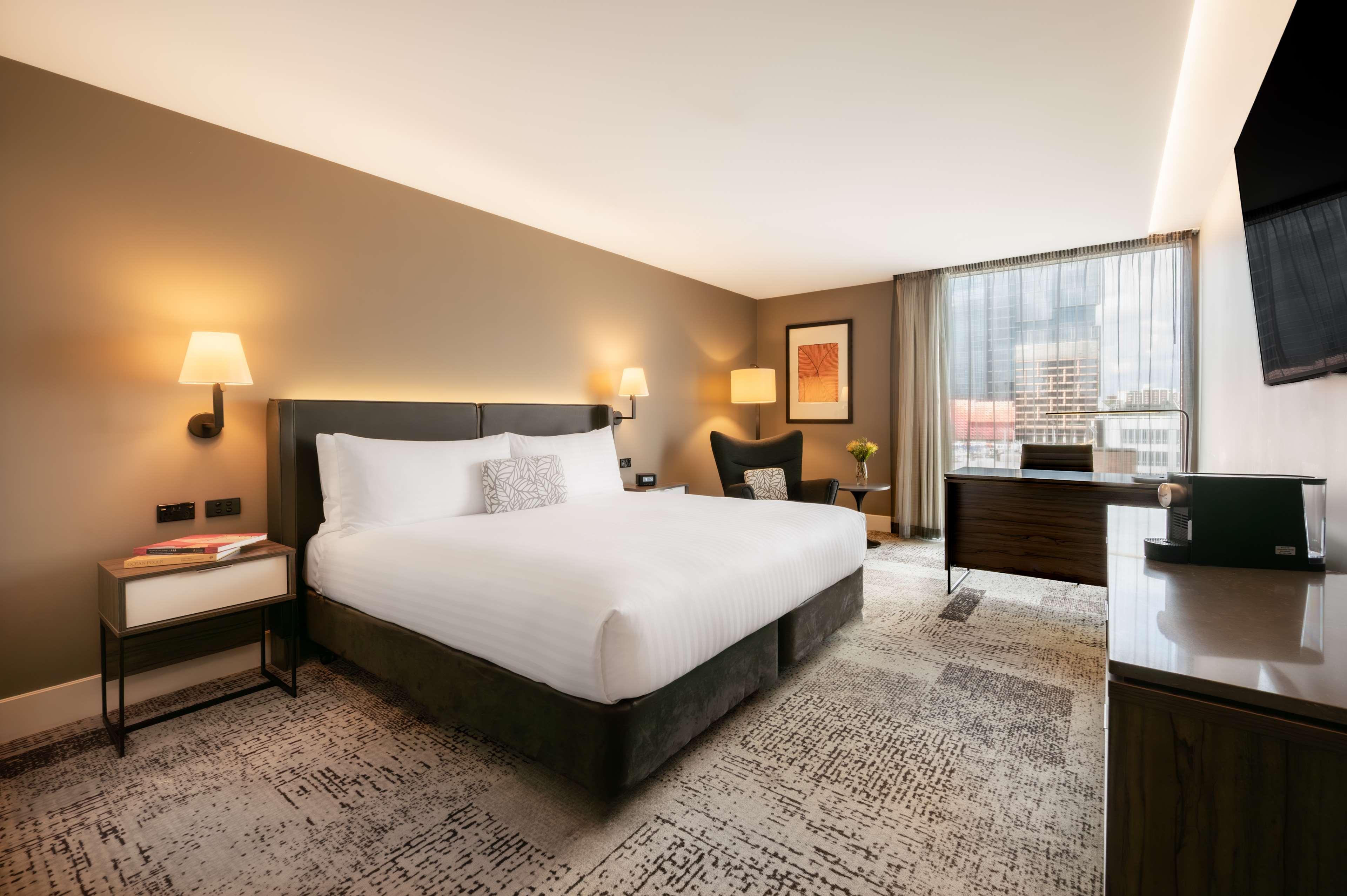 Double Club King Bed