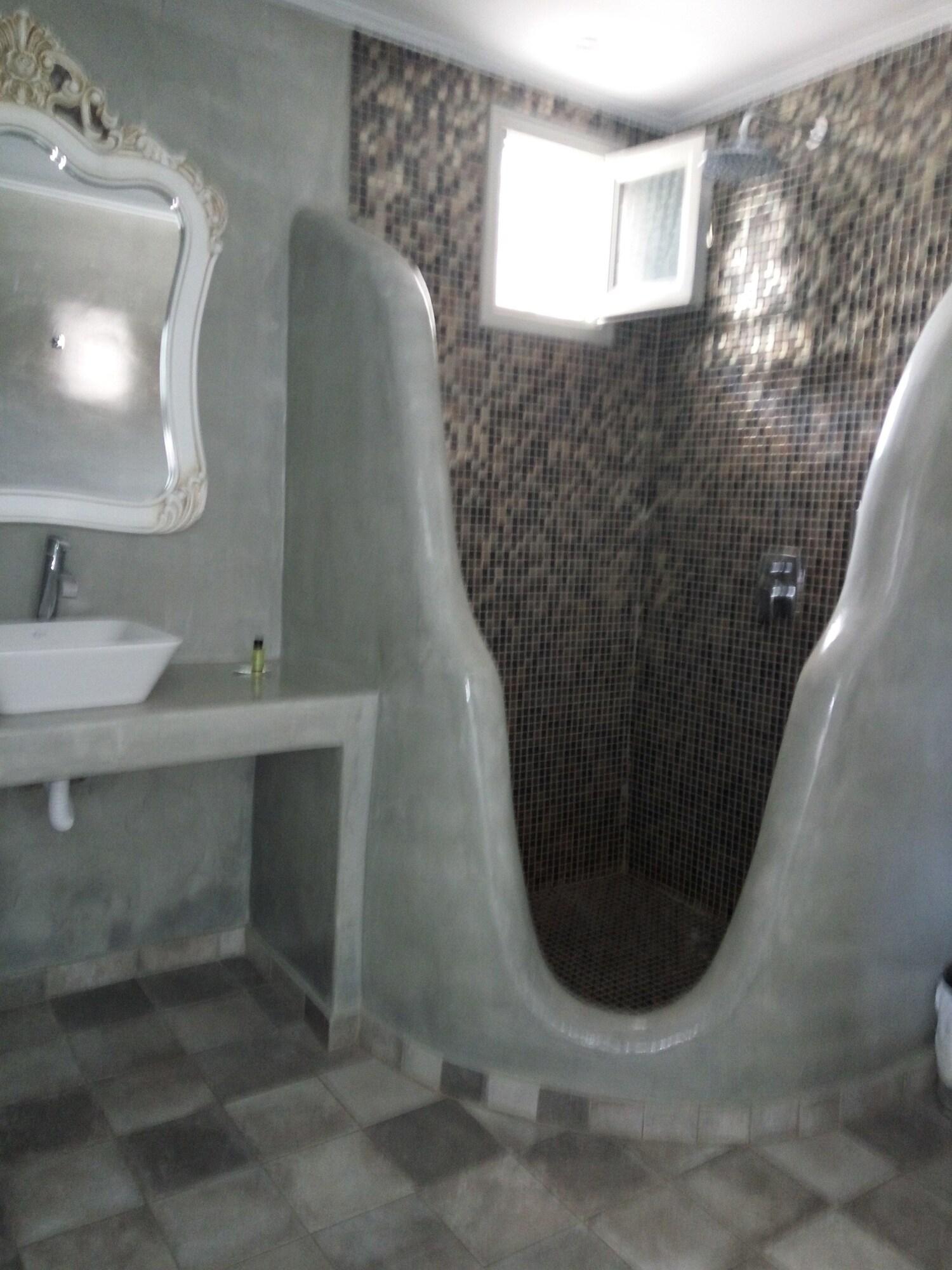 Junior Suite Queen Size Bed