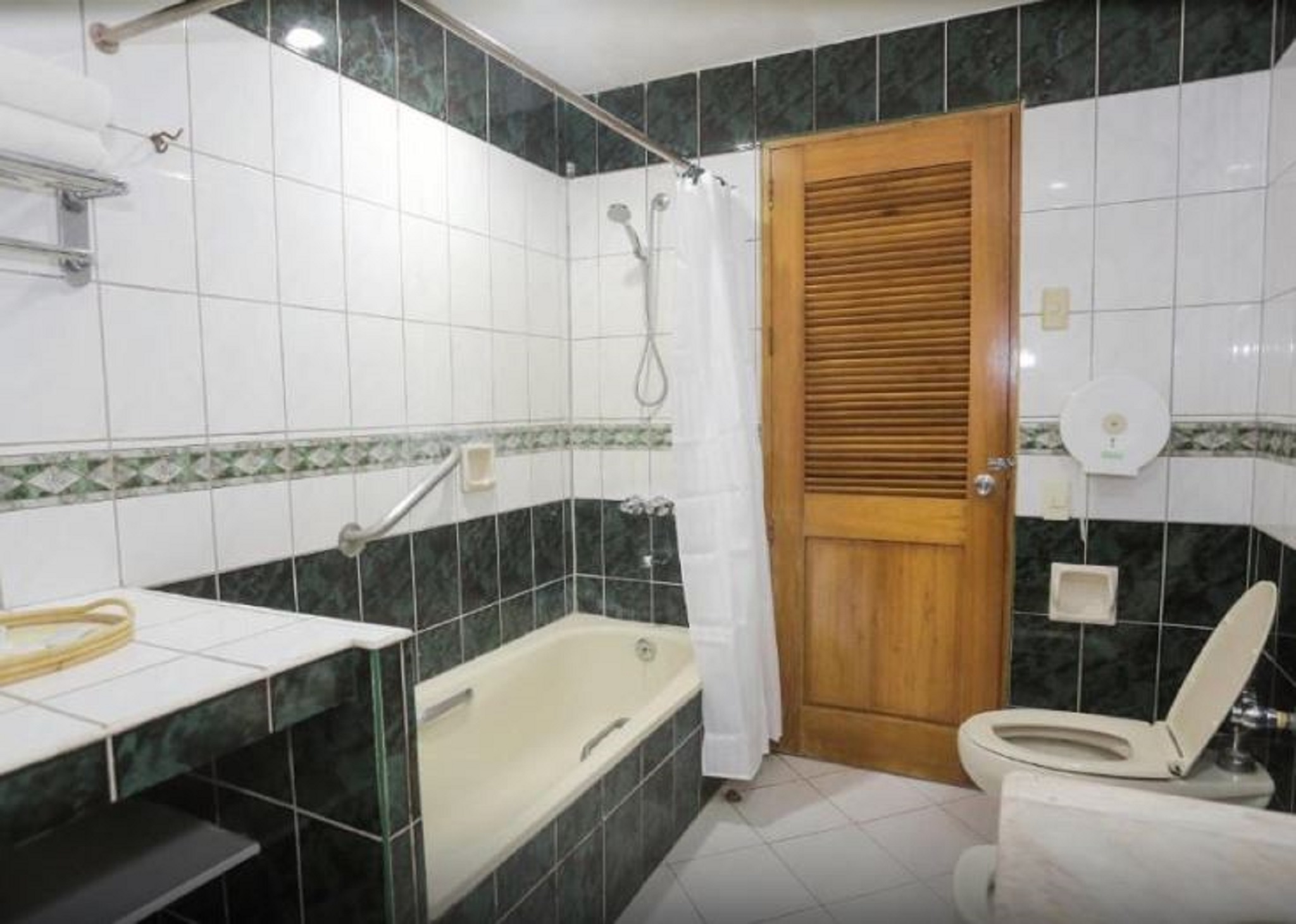 Twin Deluxe Two Beds