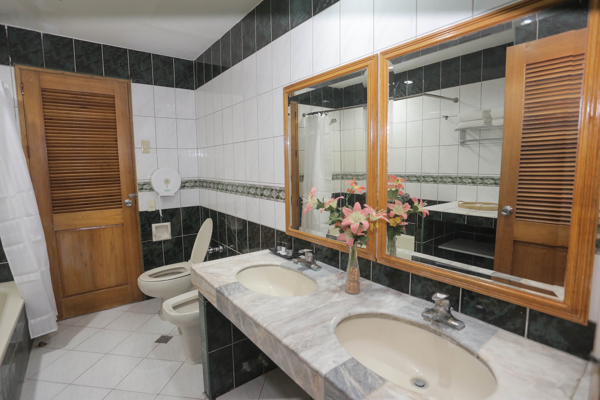 Suite Two Queen Beds