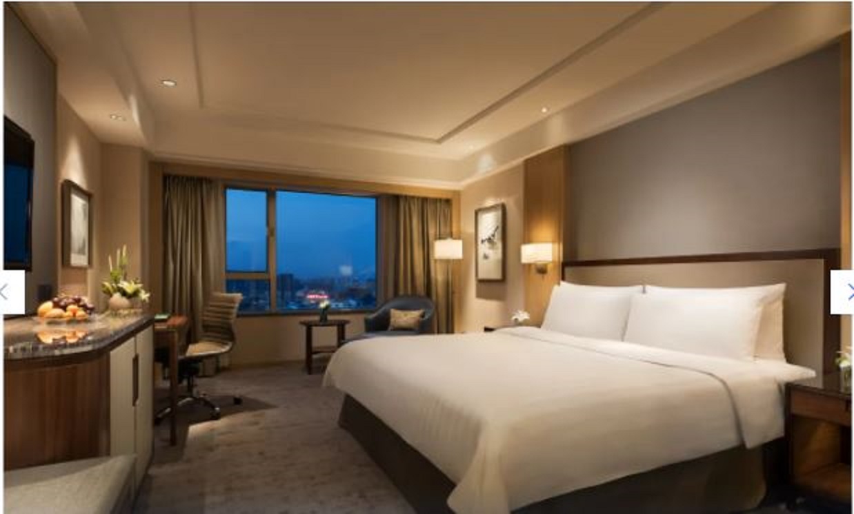 Double Club King Bed